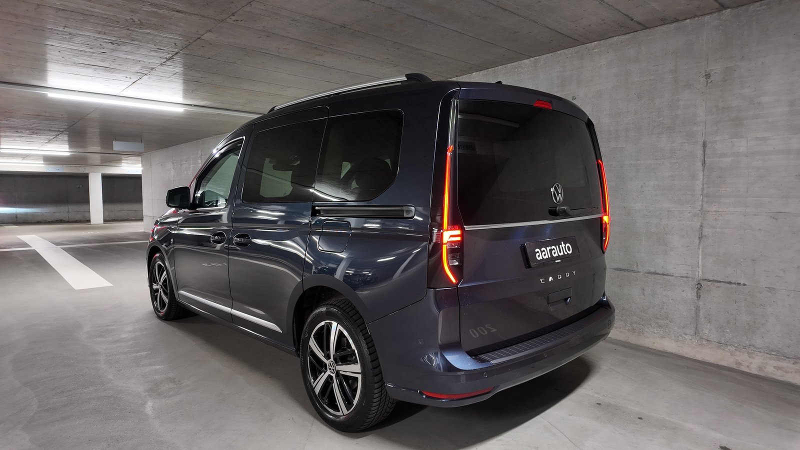 VW Caddy 2.0 TDI Liberty DSG, Diesel, Second hand / Used, Automatic - 2
