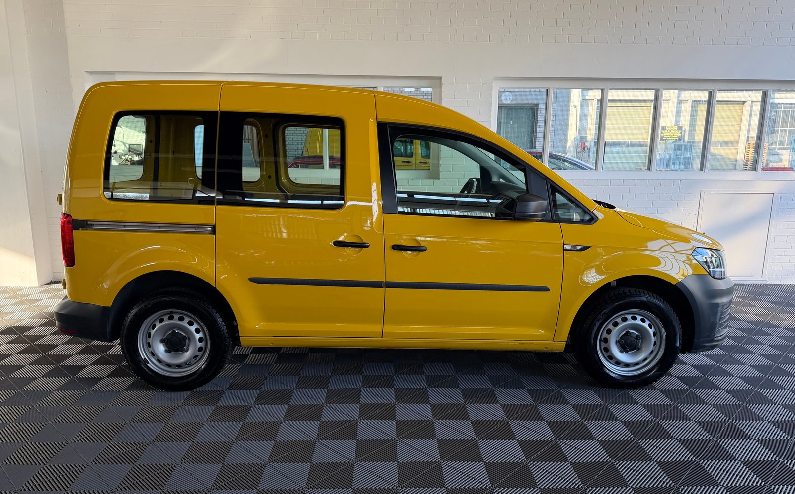 VW Caddy 1.0 TSI BlueMotion Technology, Essence, Occasion / Utilisé, Manuelle - 2