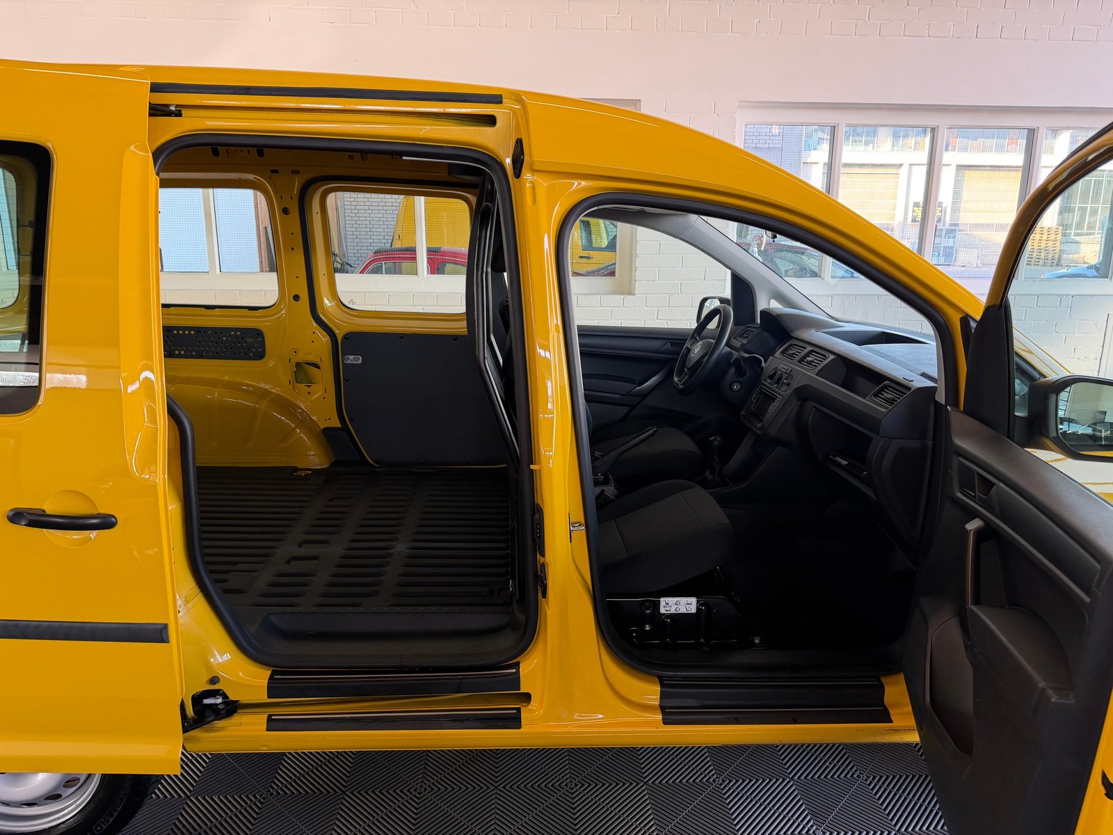VW Caddy 1.0 TSI BlueMotion Technology, Essence, Occasion / Utilisé, Manuelle - 7