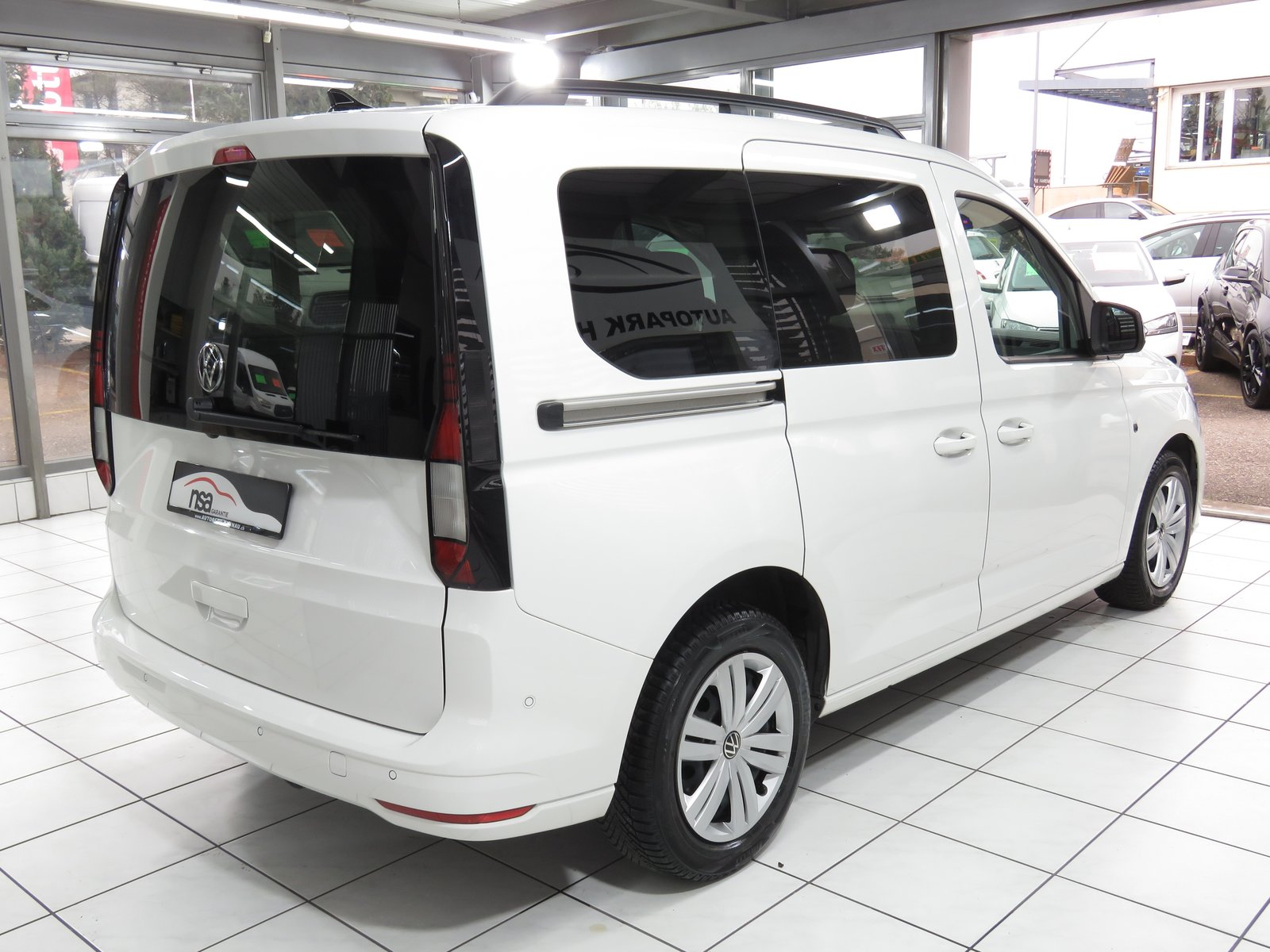 VW Caddy 2.0 TDI Liberty DSG, Diesel, Second hand / Used, Automatic - 4