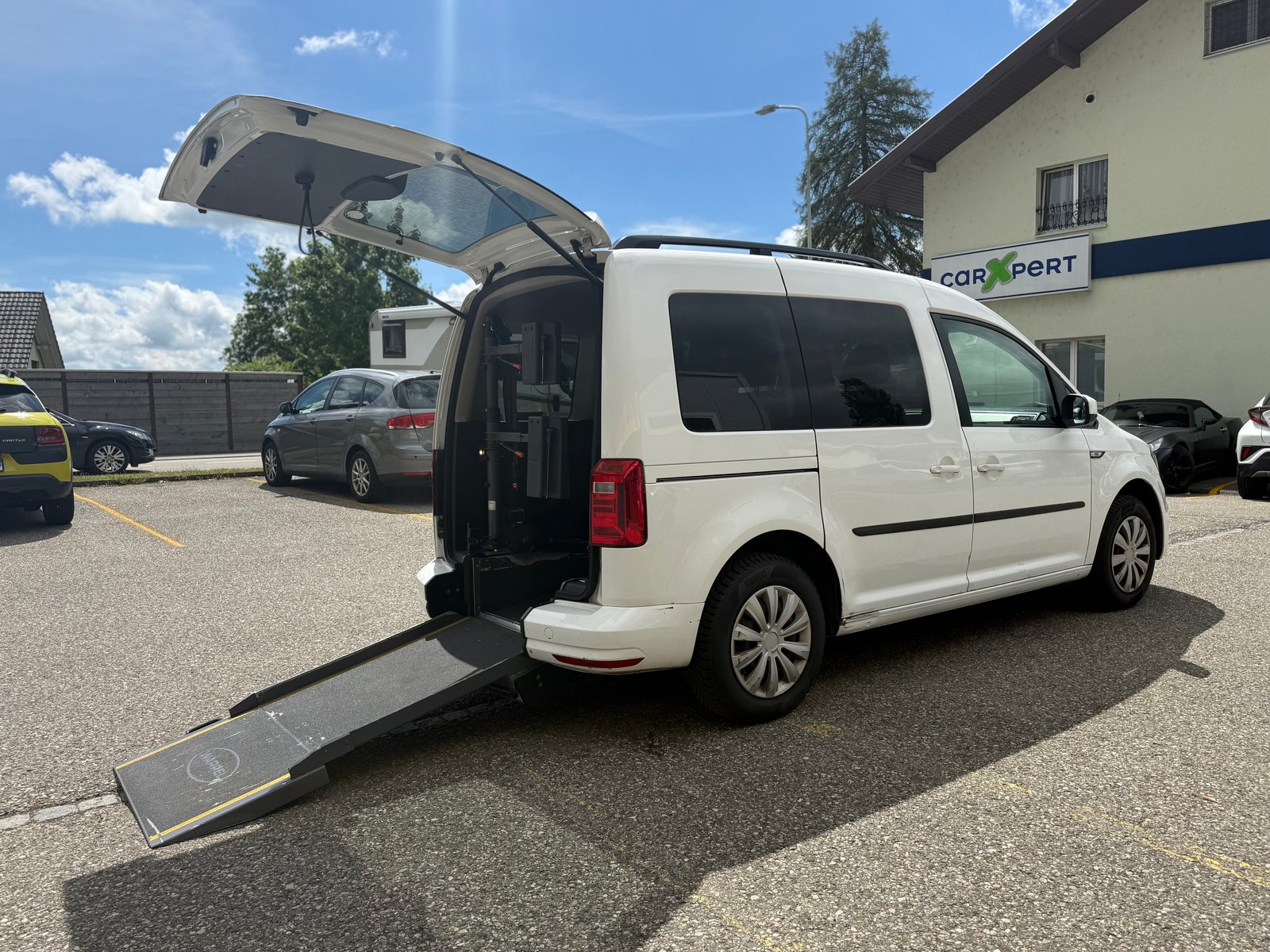 VW Caddy 1.2 TSI Trendline, Petrol, Second hand / Used, Manual - 5