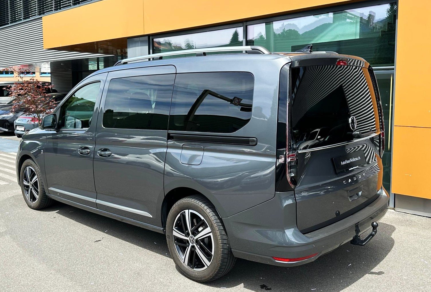 VW Caddy Maxi 1.5 TSI Style DSG mit AHK + 7 Plätze, Petrol, Second hand / Used, Automatic - 4