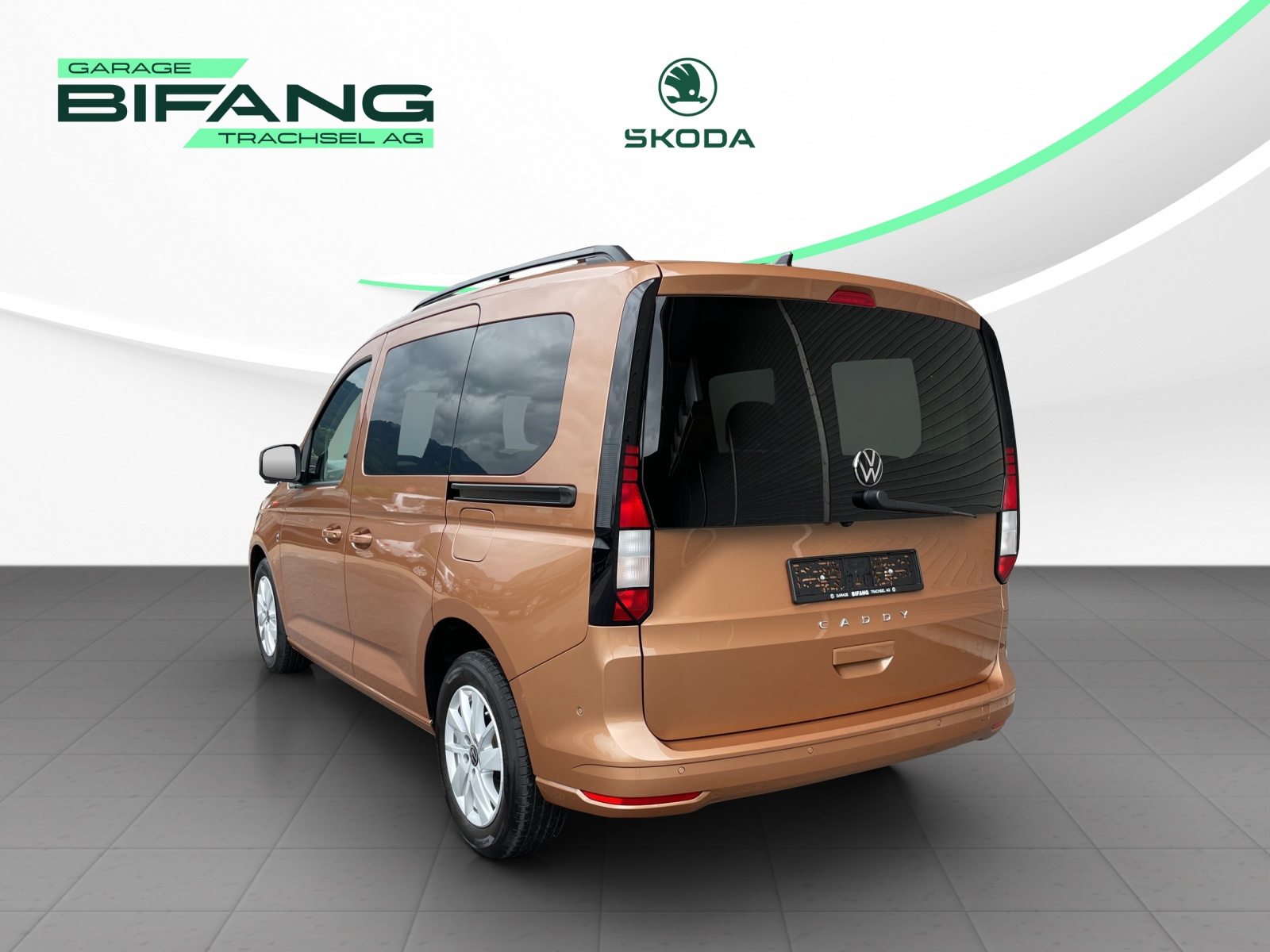 VW Caddy Life, Petrol, Second hand / Used, Automatic - 4