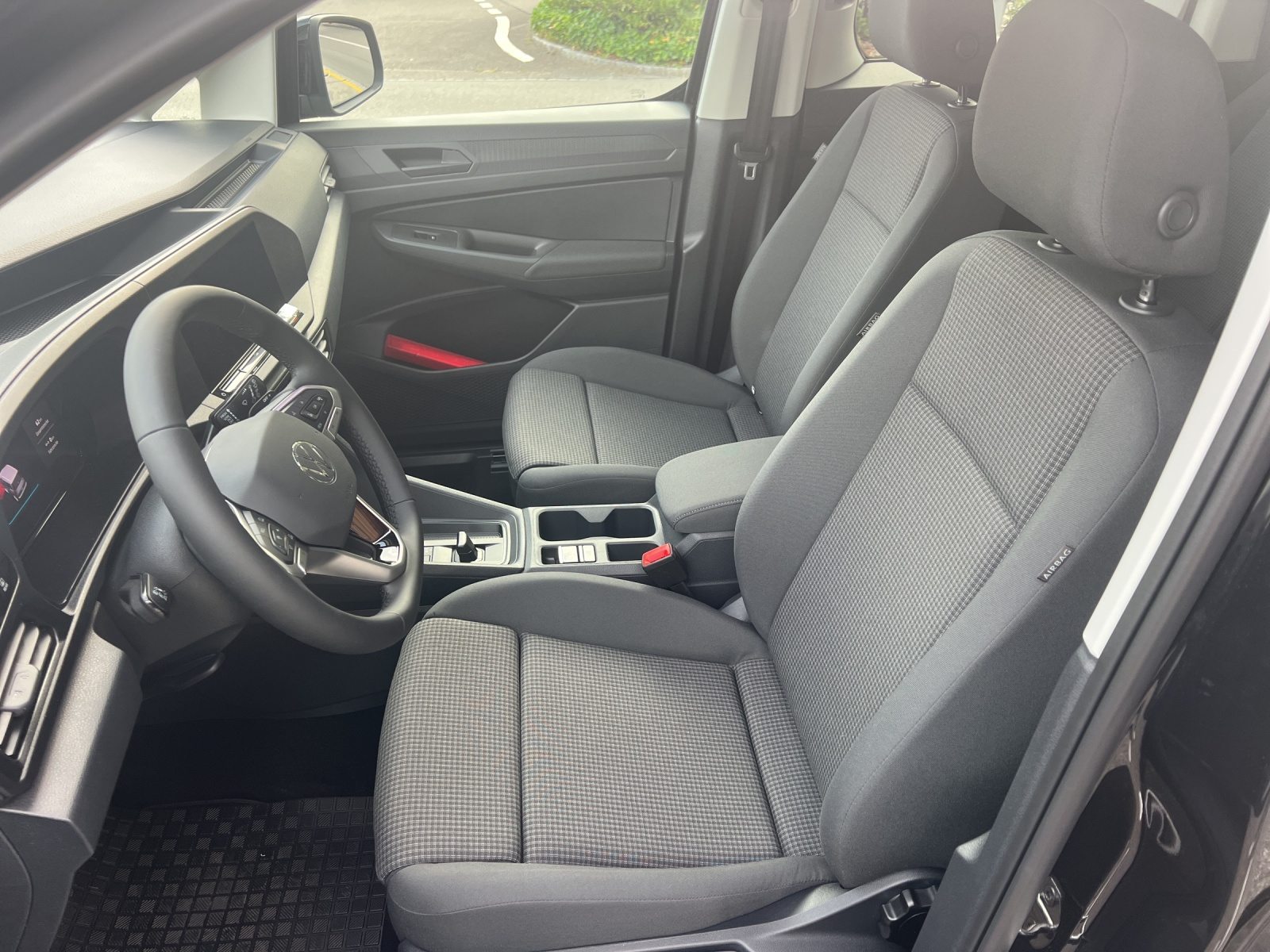 VW Caddy Liberty, Voll-Hybrid Benzin/Elektro, Occasion / Gebraucht, Automatik - 7