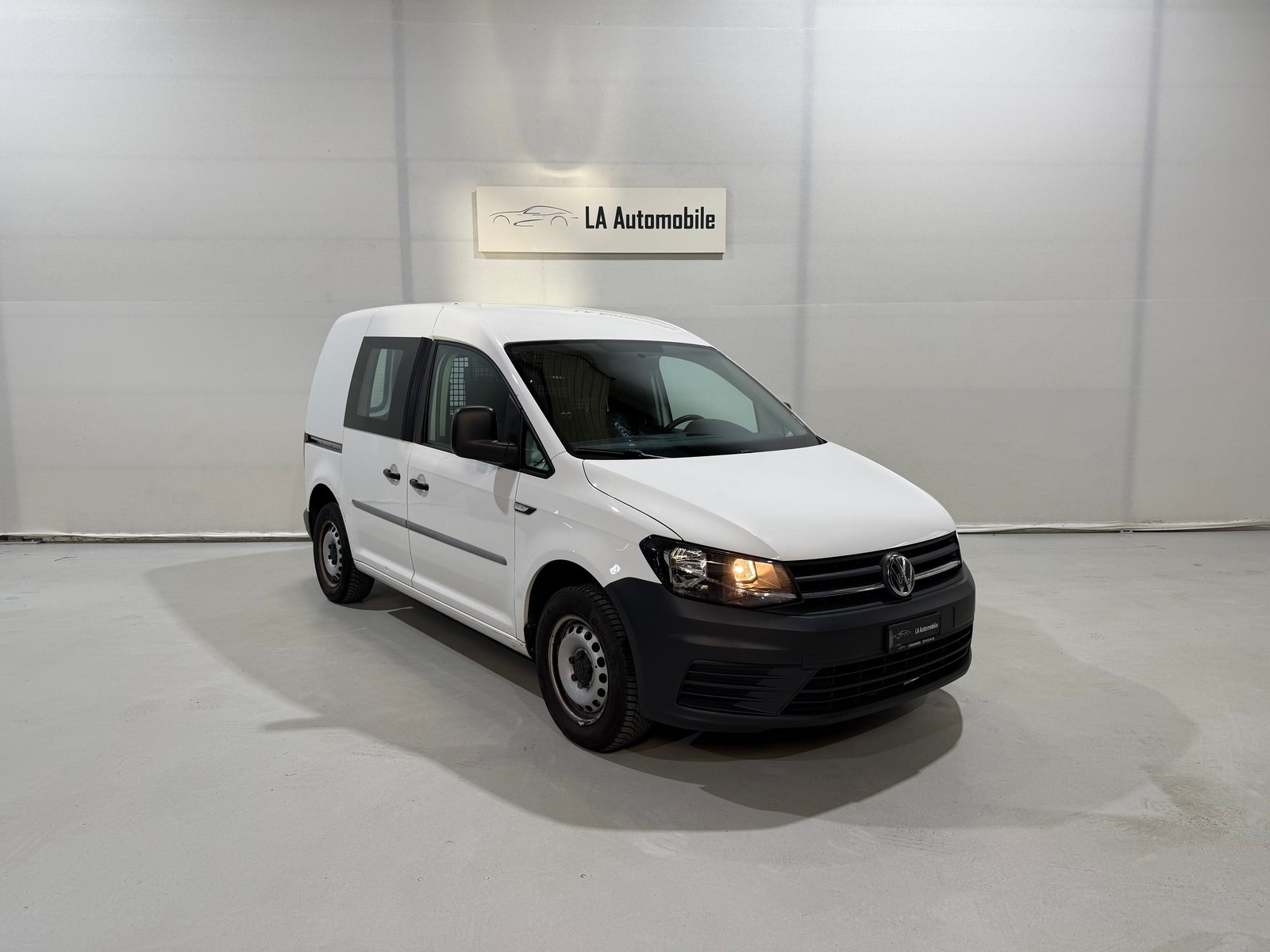 VW Caddy 1.2 TSI Entry BlueMotion Technology inklusive Werkz, Essence, Occasion / Utilisé, Manuelle - 5