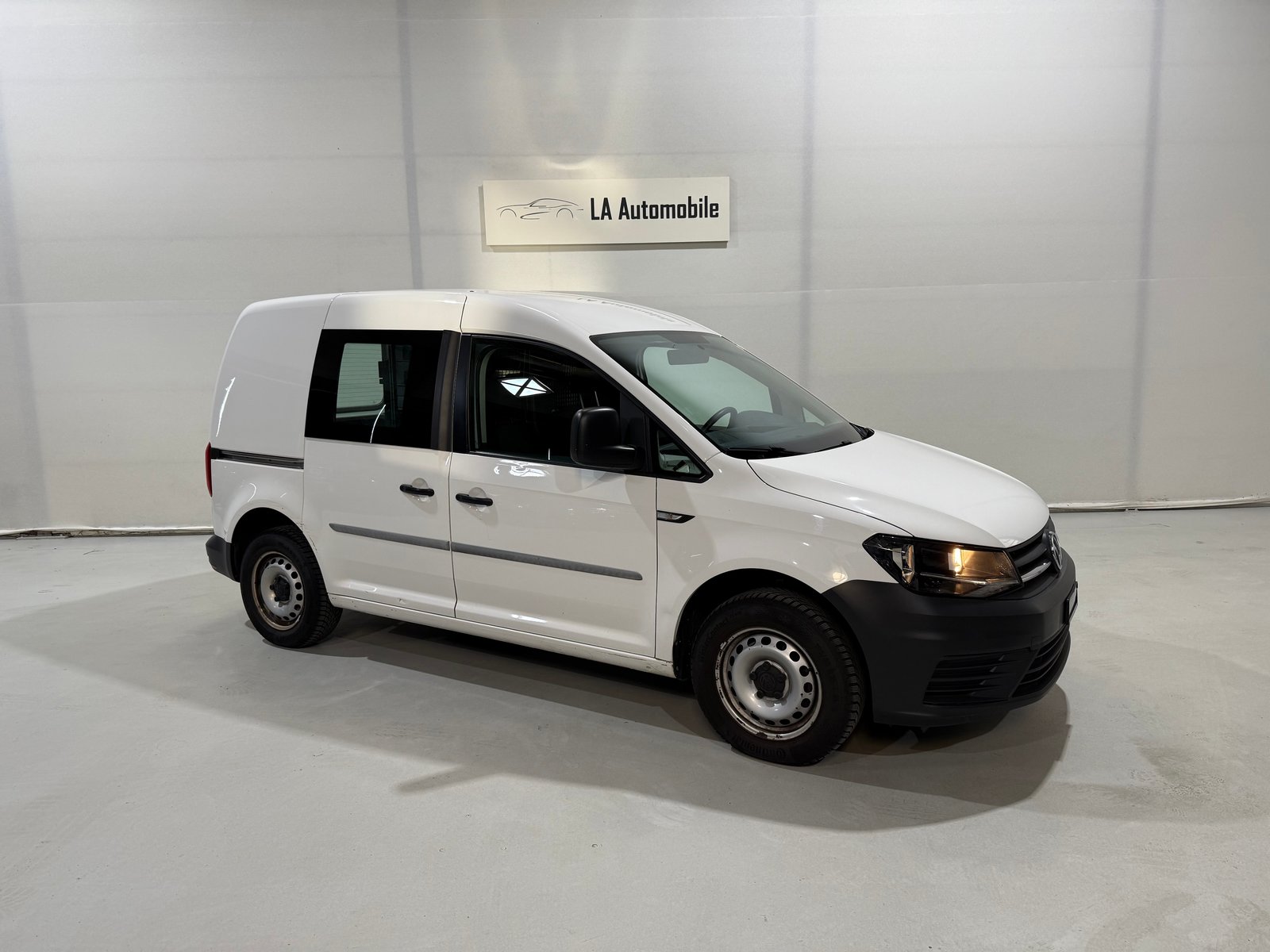 VW Caddy 1.2 TSI Entry BlueMotion Technology inklusive Werkz, Essence, Occasion / Utilisé, Manuelle - 6