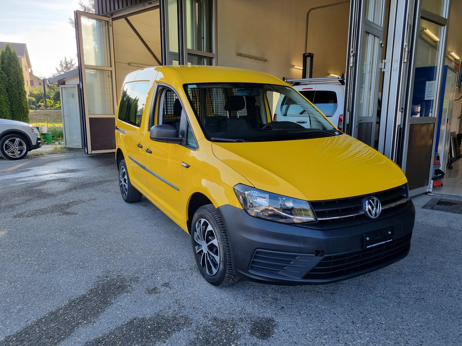 VW Caddy 2.0TDI 4Motion BlueMotion Technology DSG, Diesel, Occasion / Gebraucht, Automatik - 2