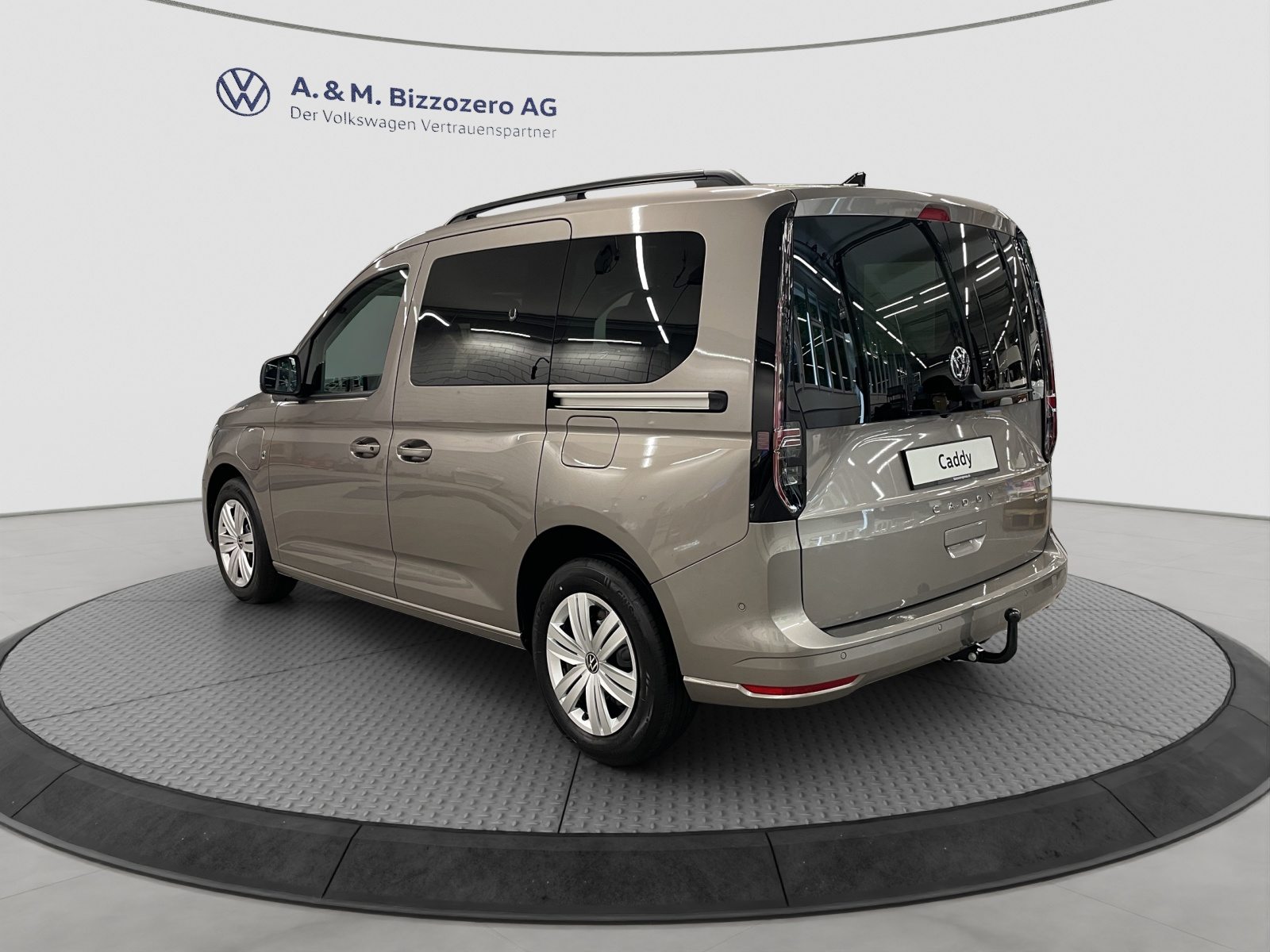 VW Caddy Liberty, Voll-Hybrid Benzin/Elektro, Occasion / Gebraucht, Automatik - 3