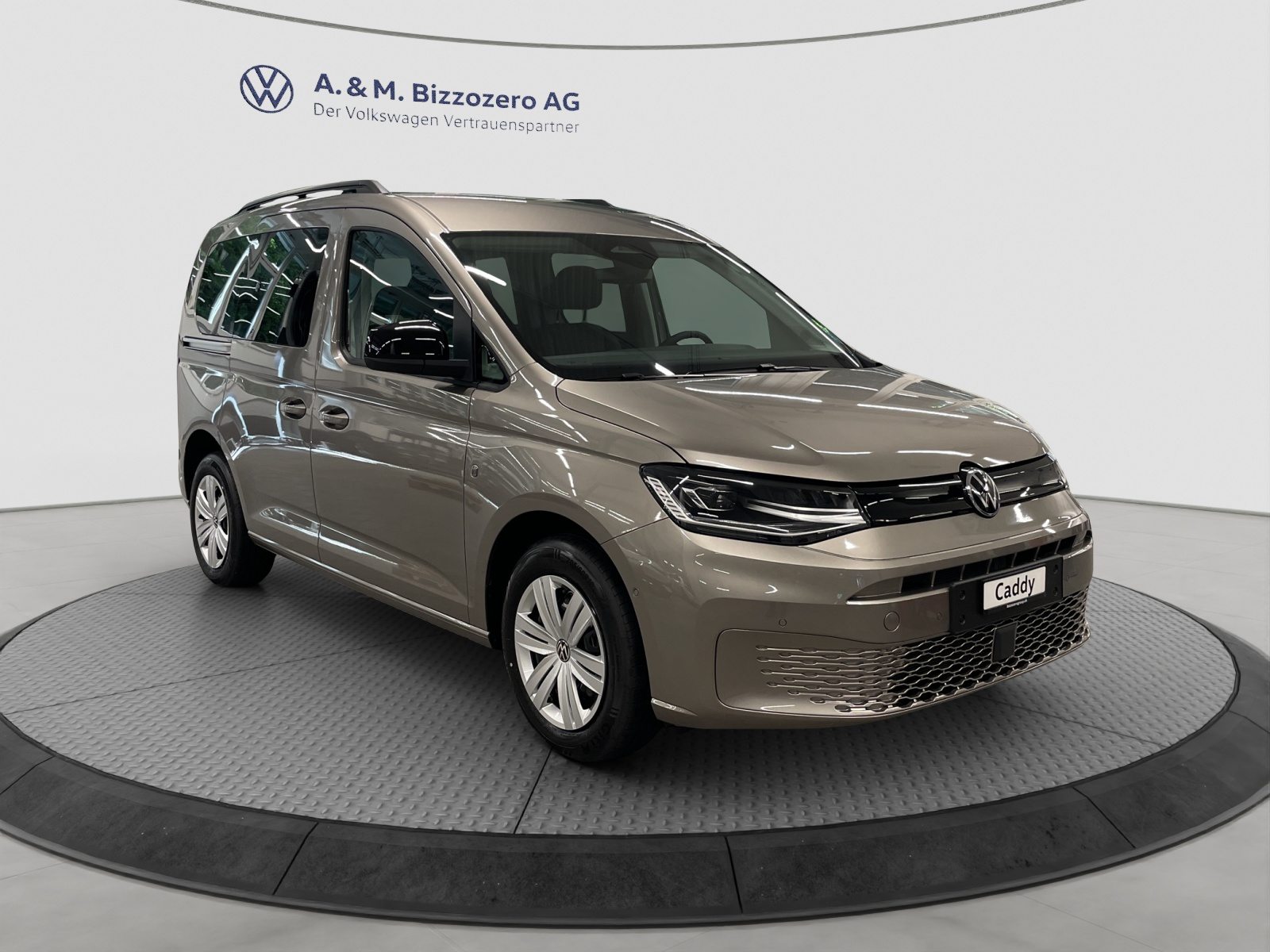 VW Caddy Liberty, Voll-Hybrid Benzin/Elektro, Occasion / Gebraucht, Automatik - 7