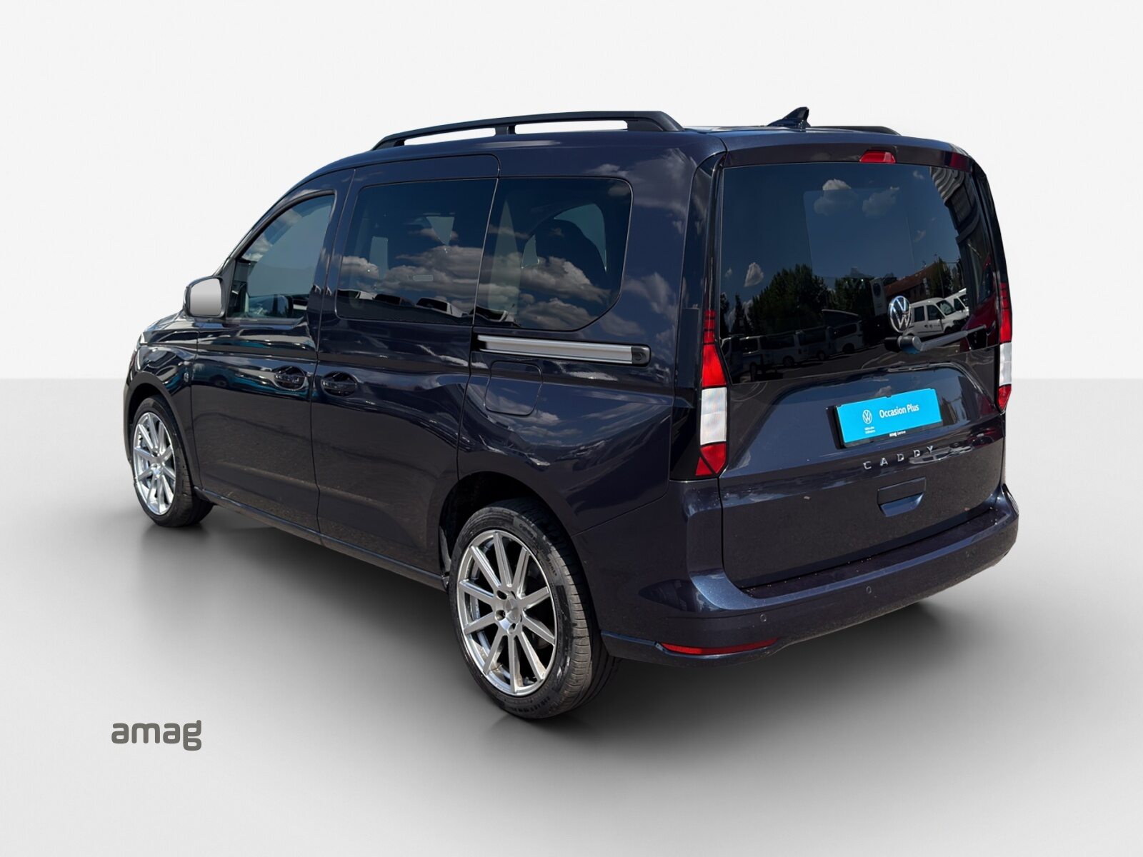 VW Caddy Liberty, Petrol, Second hand / Used, Automatic - 3