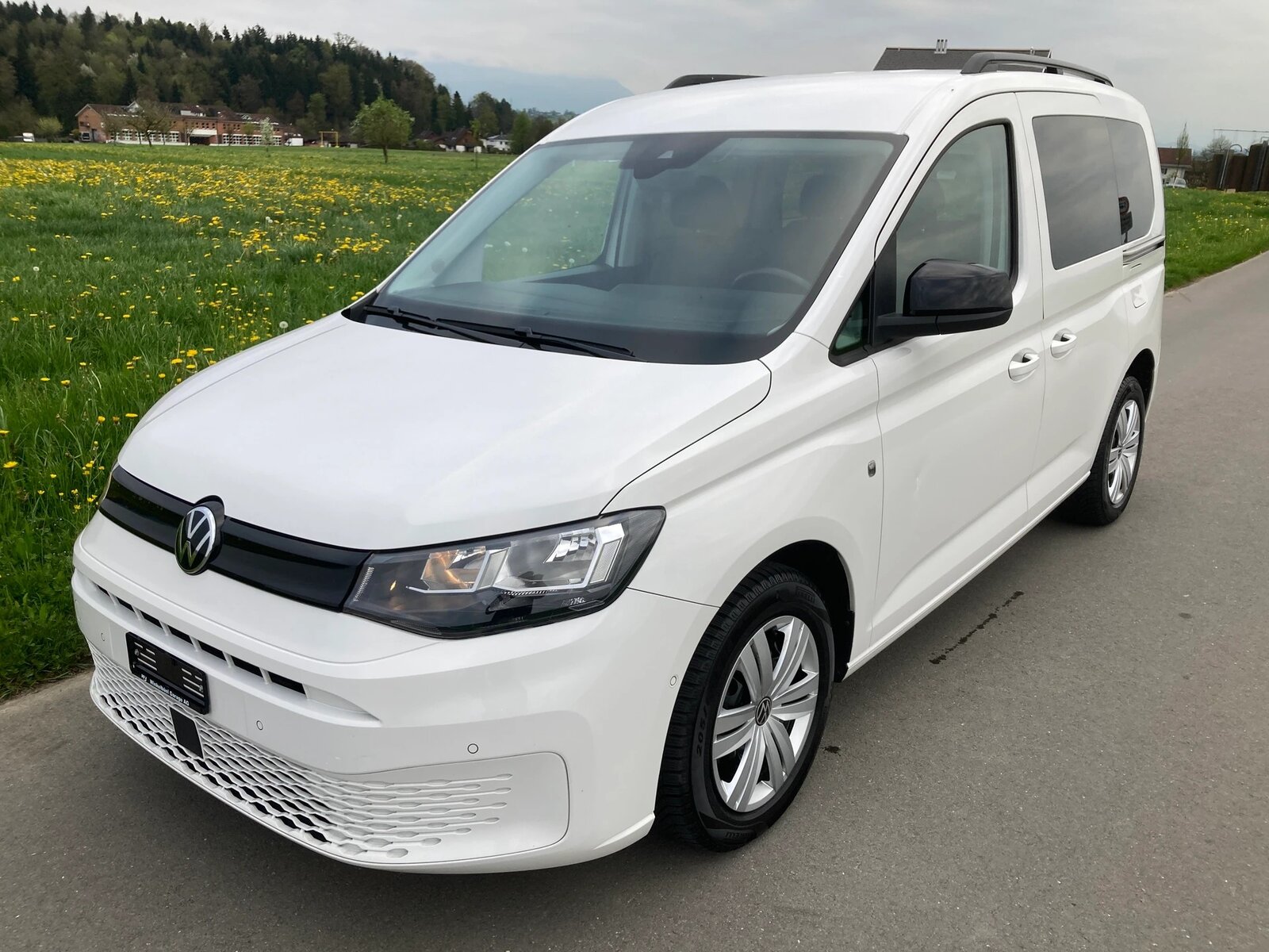 VW Caddy 2.0 TDI Liberty DSG mit Anhängerkupplung