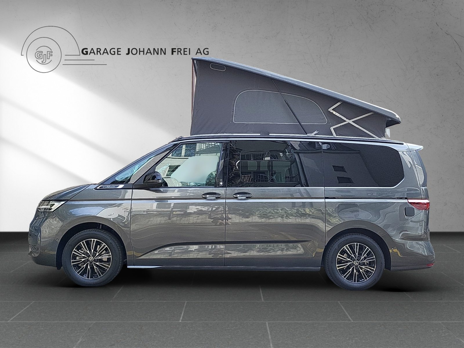 VW California Beach Tour Liberty, Voll-Hybrid Benzin/Elektro, Neuwagen, Automatik - 2