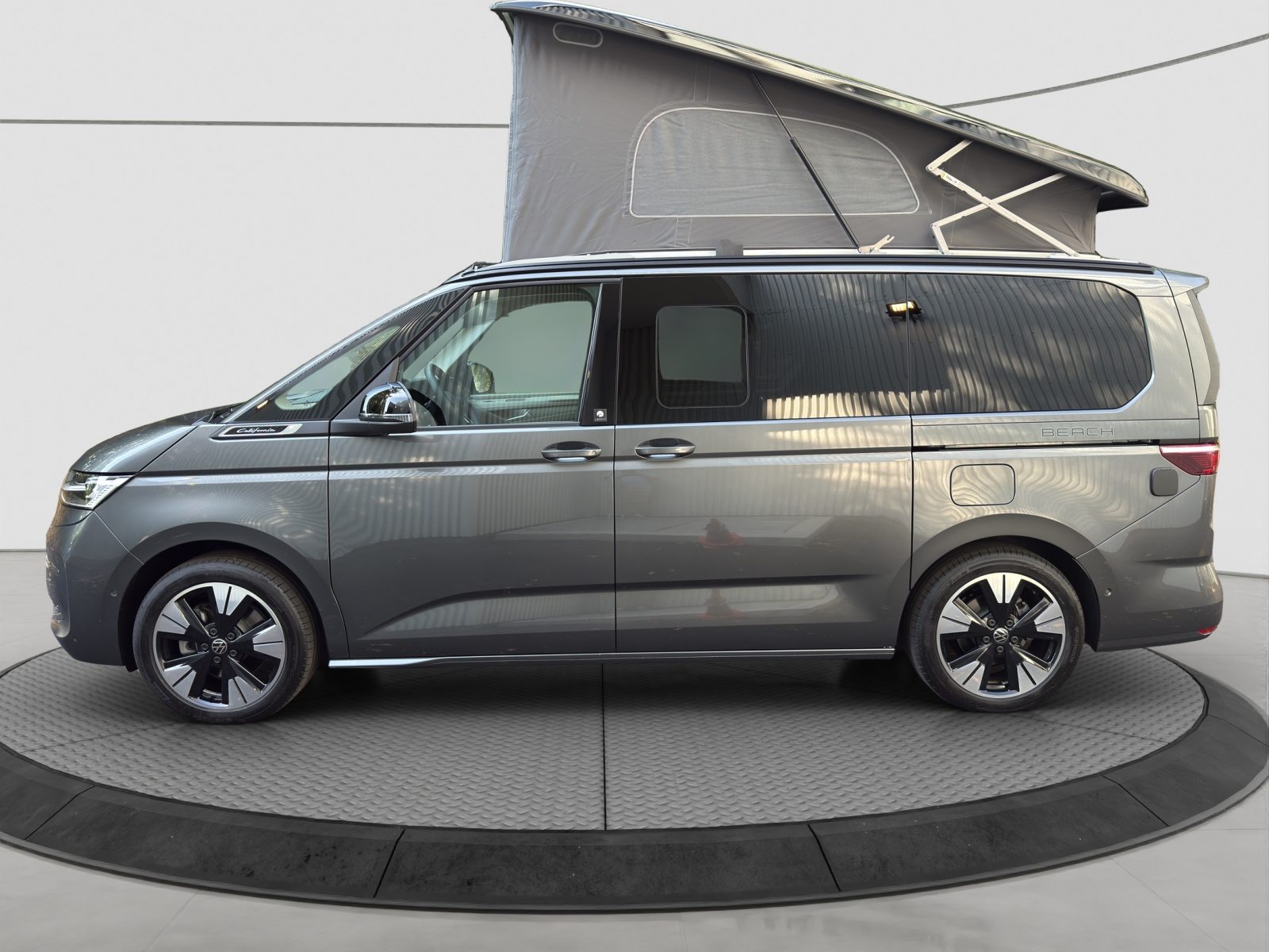 VW California Beach Tour Liberty, Hybride Integrale Benzina/Elettrica, Auto nuove, Automatico - 2