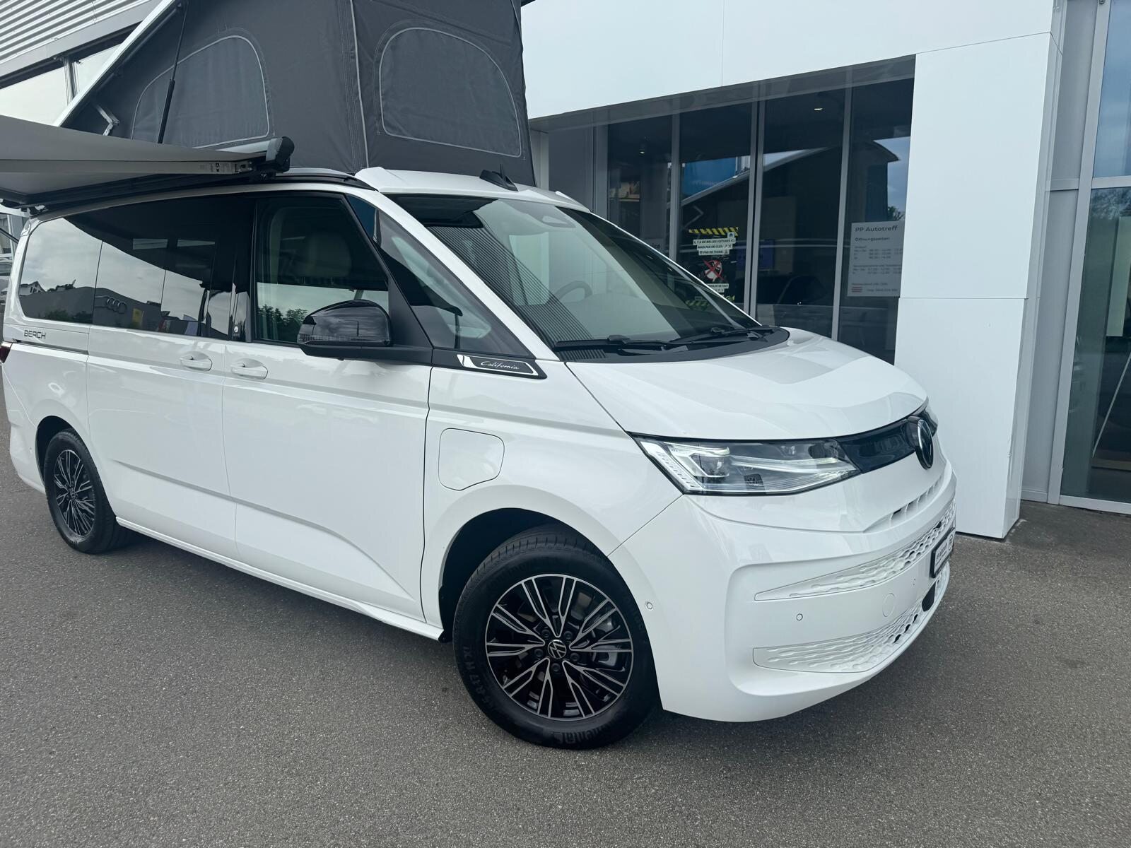 VW California Beach Liberty, Hybride Integrale Benzina/Elettrica, Auto nuove, Automatico - 2
