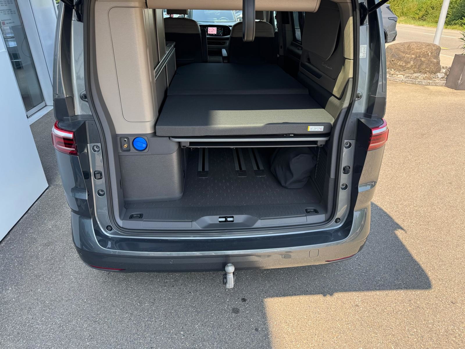 VW California Ocean, Full-Hybrid Petrol/Electric, Second hand / Used, Automatic - 6
