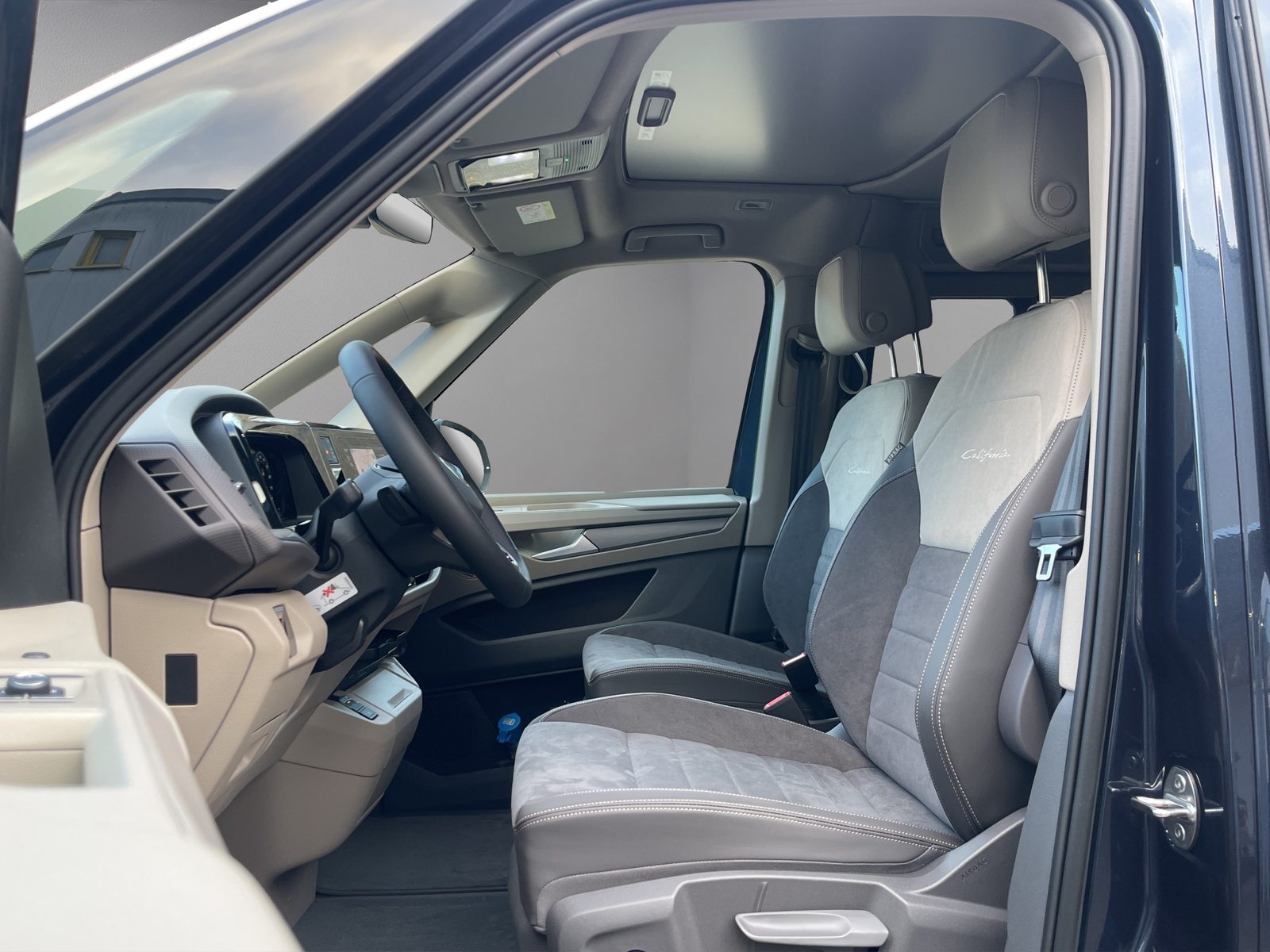VW California Ocean Liberty, Diesel, Ex-demonstrator, Automatic - 6