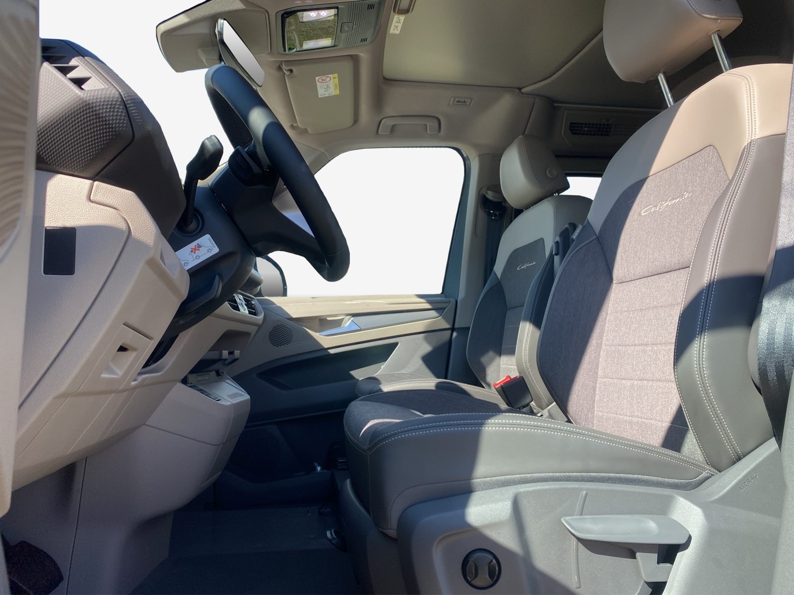 VW California Ocean Liberty, Diesel, Ex-demonstrator, Automatic - 3