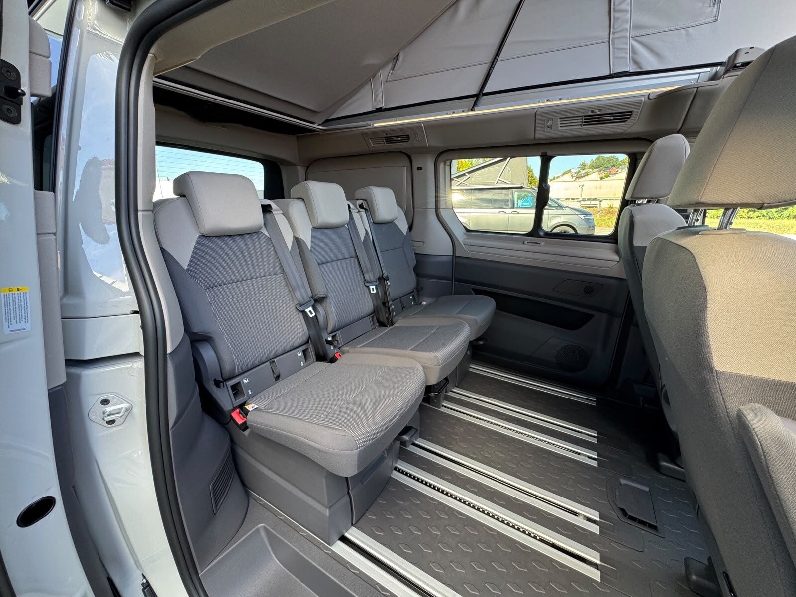 VW California eHybrid Beach Tour Liberty 4Motion / 4x4 mit 5-S, Hybride Intégral Essence/Électricité, Voiture nouvelle, Automatique - 7