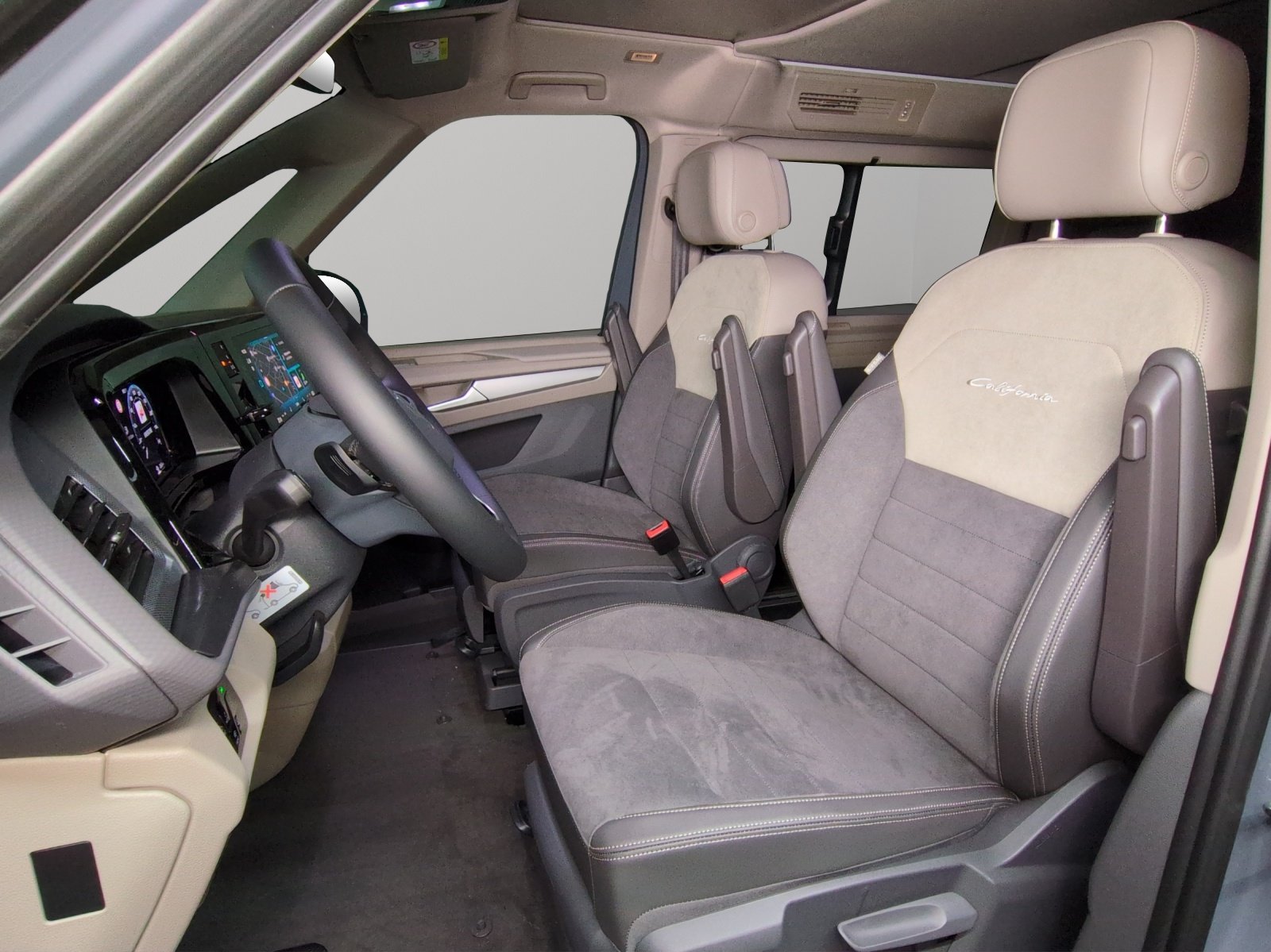 VW California eHybrid Beach Tour Liberty 4Motion, Plug-in-Hybrid Petrol/Electric, New car, Automatic - 6