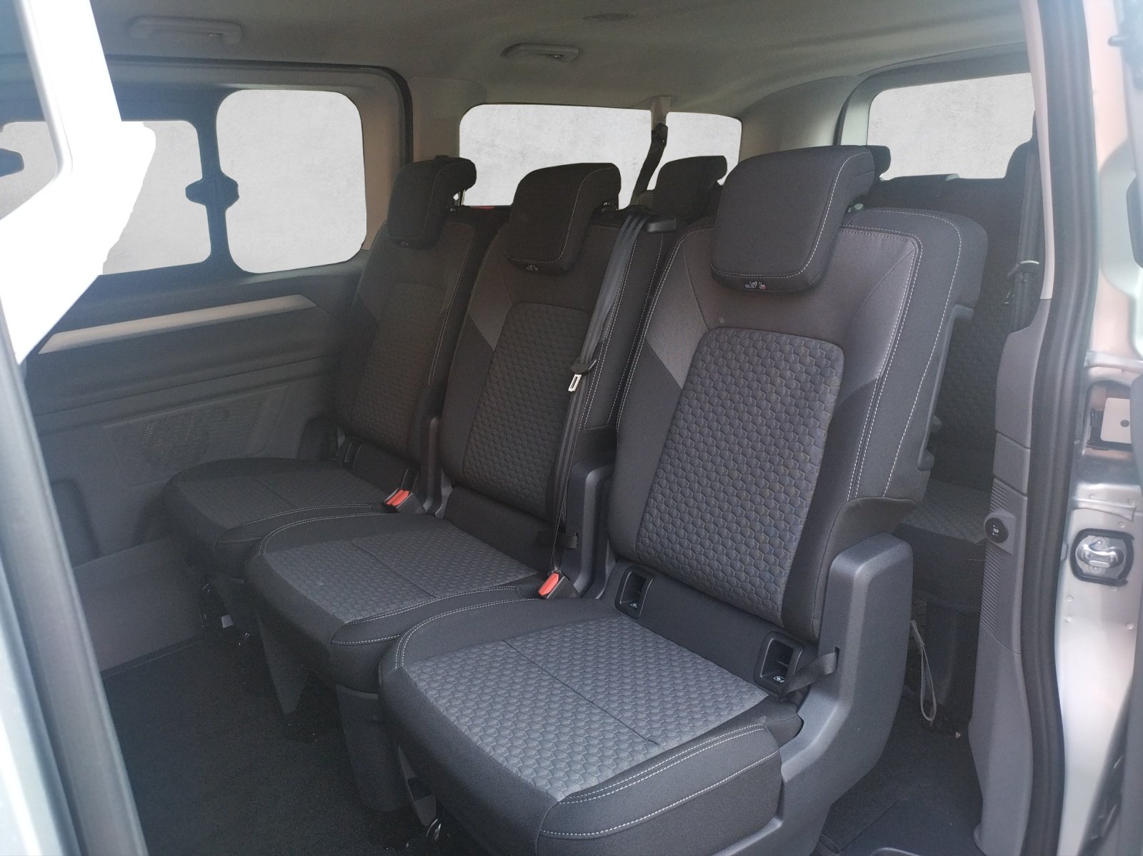 VW Caravelle 2.0 TDI LWB 4 Motion Aut 8, Diesel, Occasion / Gebraucht, Automatik - 7