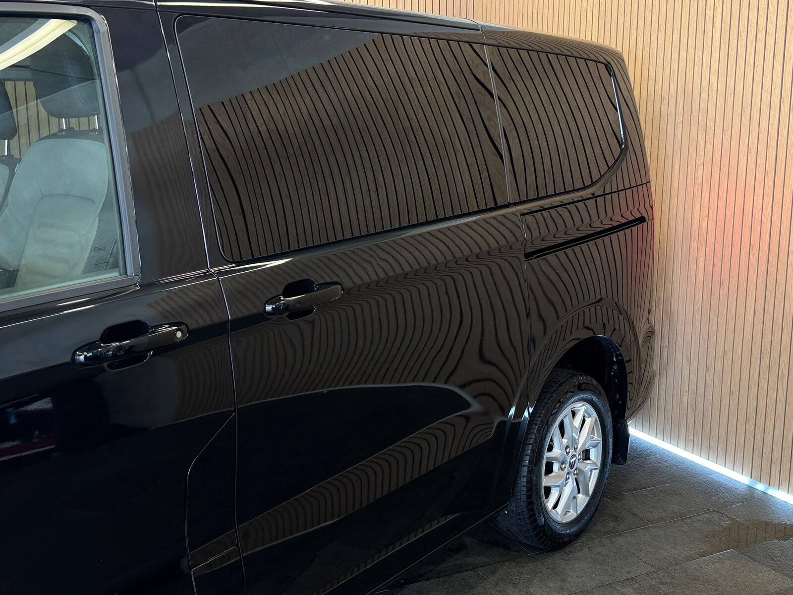VW Caravelle 2.0 TDI Style Aut.8 4 Motion, Diesel, Second hand / Used, Automatic - 4