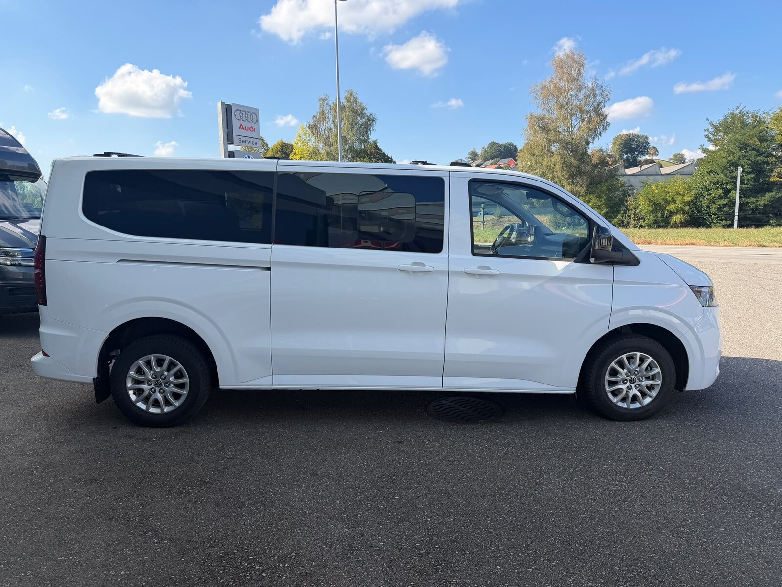 VW Caravelle 2.0 TDI Life LWB 4 Motion Automat 9-Sitzplätze, Diesel, Occasion / Gebraucht, Automatik - 7