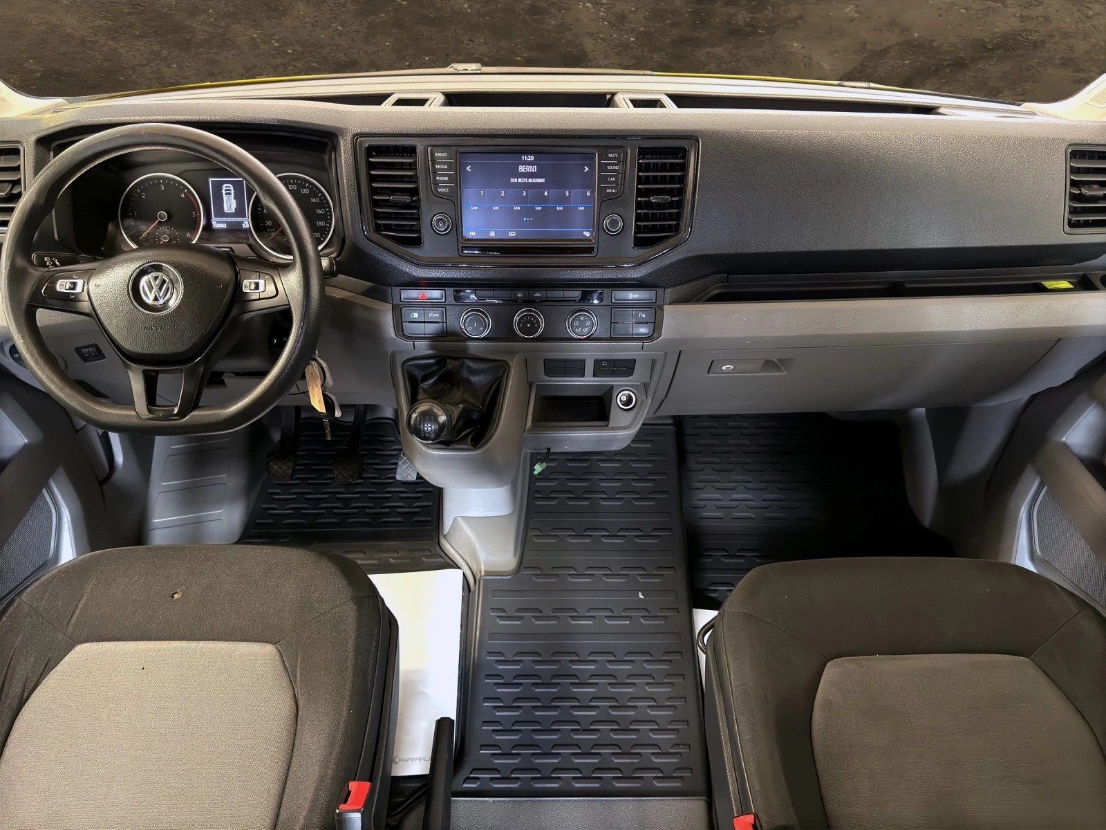 VW VW Crafter 35 2.0 TDI L4 4Motion, Diesel, Second hand / Used, Manual - 4