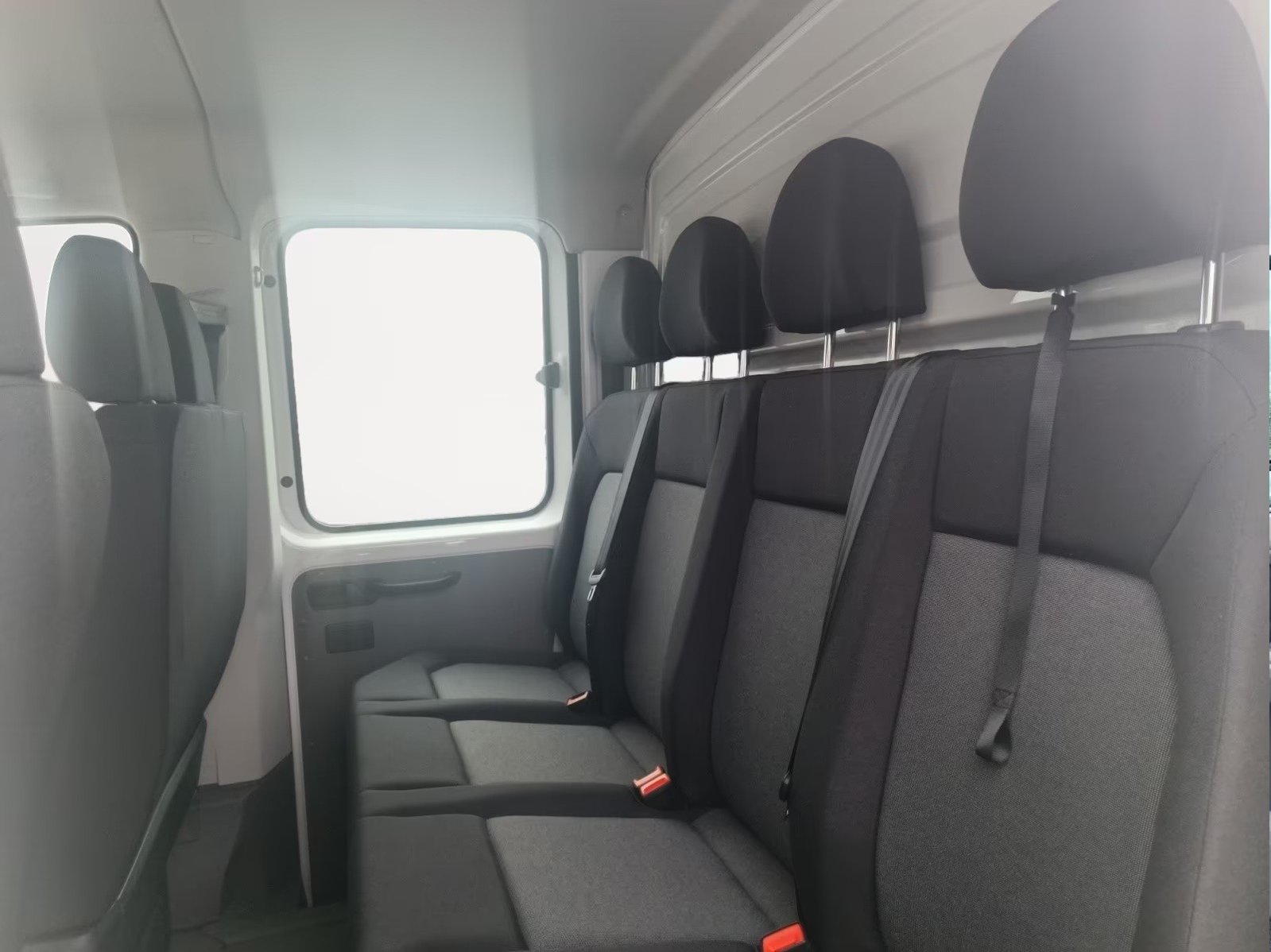 VW Crafter 35 4Motion / Plane / 7-Sitzer, Diesel, Auto nuove, Automatico - 6