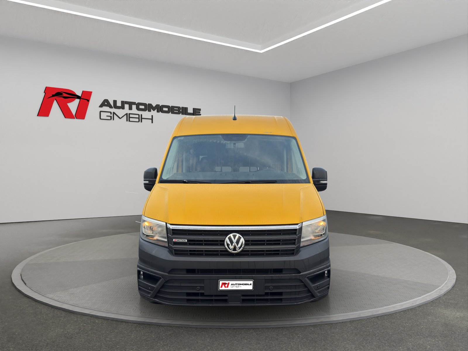 VW Crafter 35 2.0 TDI Entry L4 4Motion, Diesel, Second hand / Used, Manual - 2