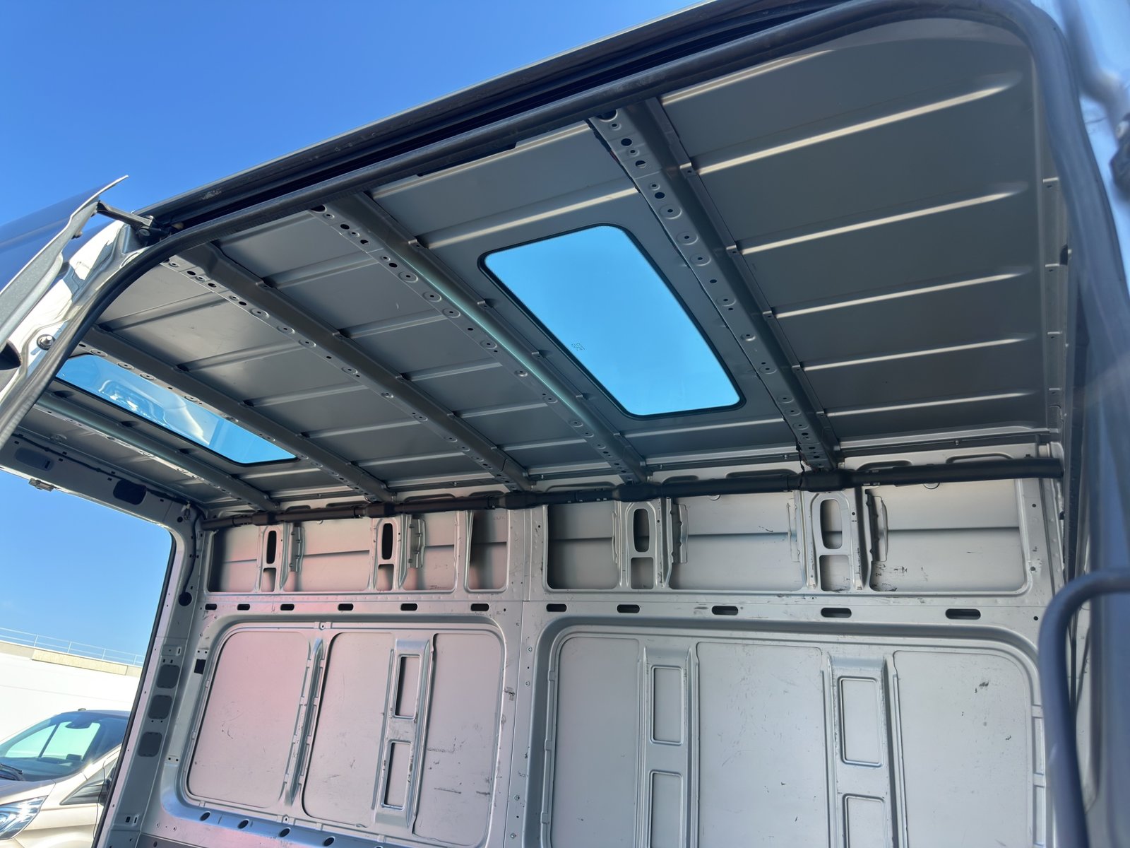 VW CRAFTER, Diesel, Occasion / Utilisé, Manuelle - 7