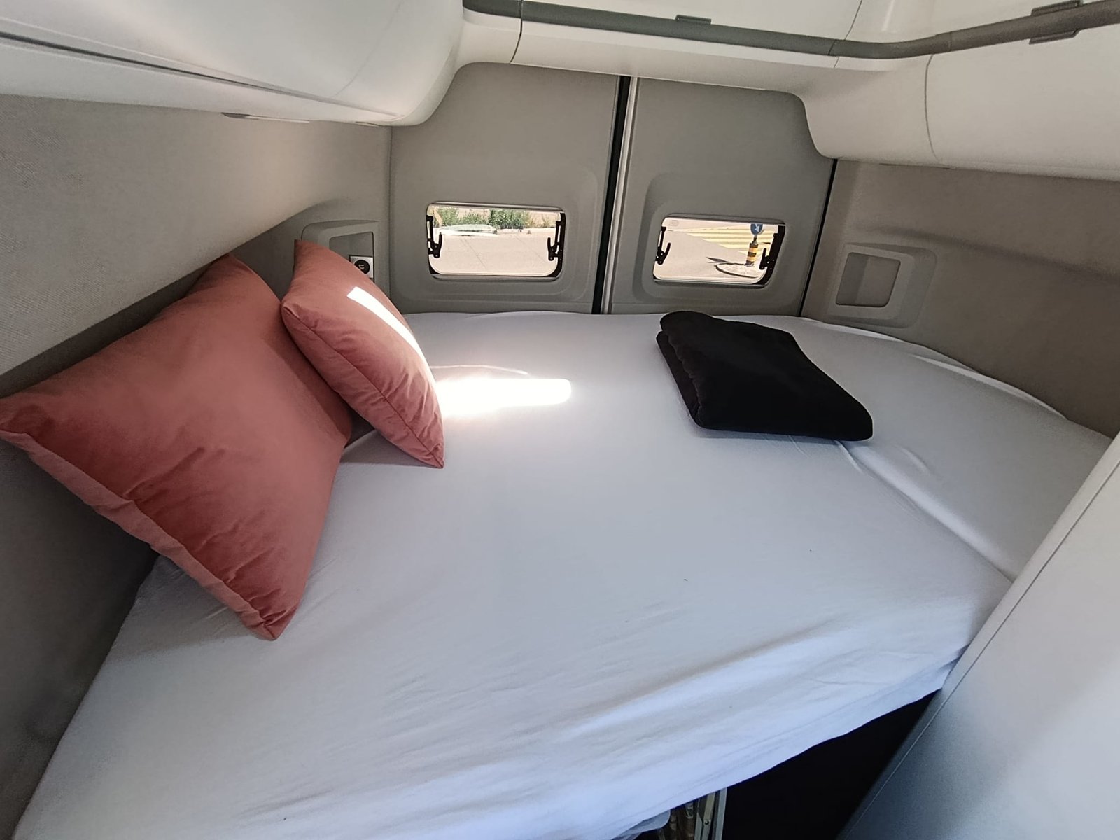 VW Crafter Grand California 600 ***Alltagstaugliches, echtes, Diesel, Occasion / Gebraucht, Automatik - 4