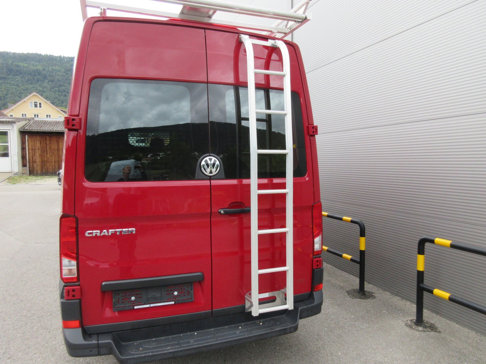 VW Crafter 35 2.0 TDI L4 A, Diesel, Second hand / Used, Automatic - 2