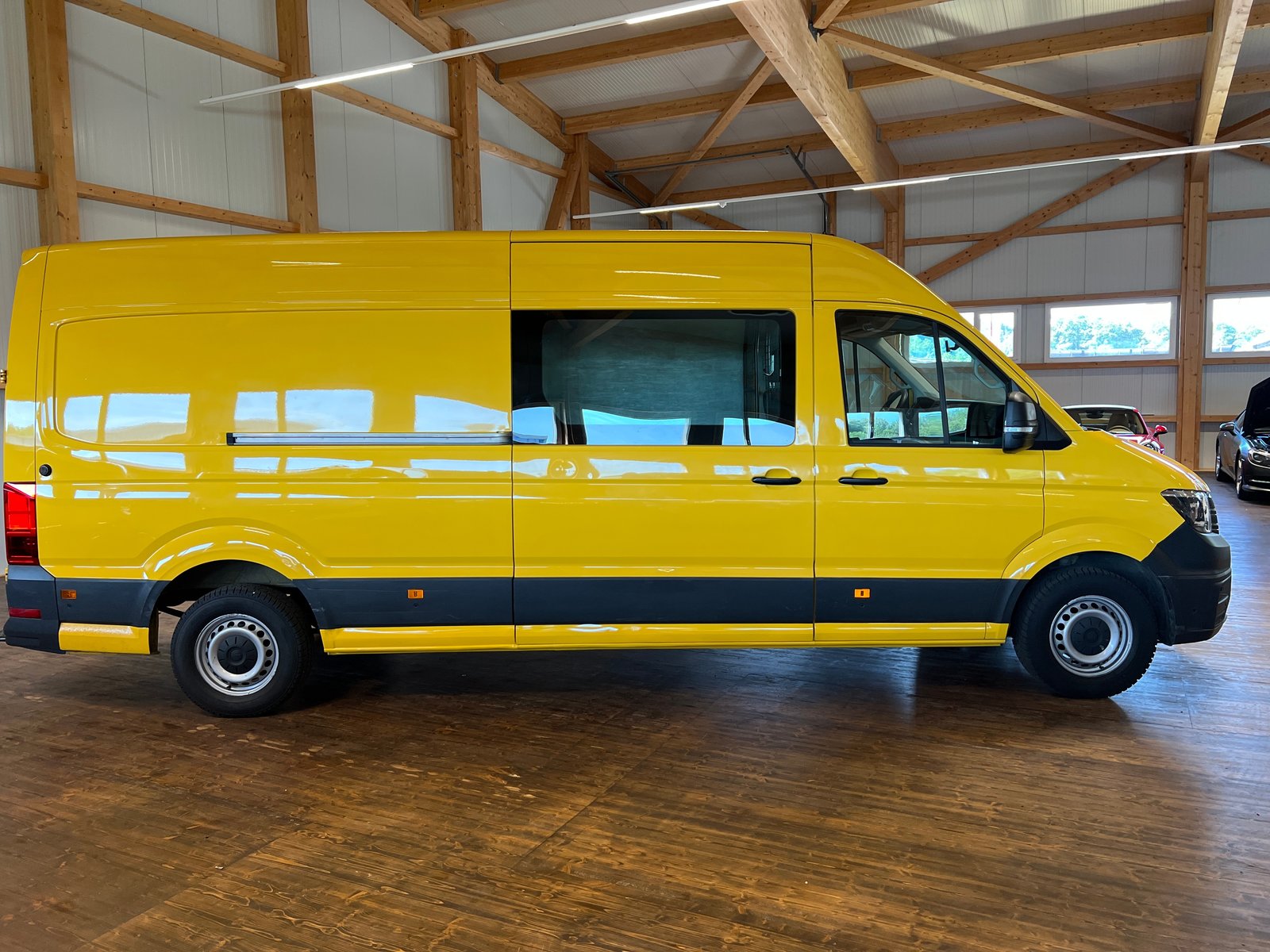 VW Crafter 35 2.0 TDI L4 4Motion, Diesel, Second hand / Used, Manual - 4