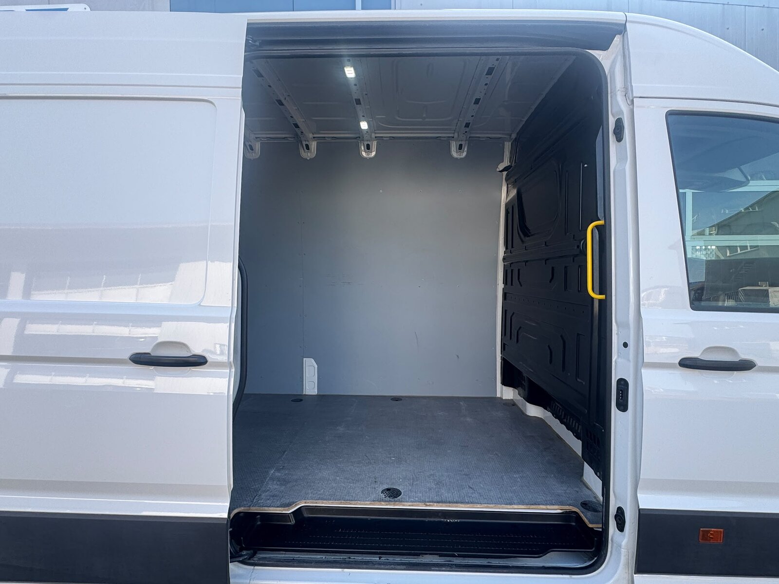 VW Crafter 35 2.0 TDI L4 A, Diesel, Occasion / Gebraucht, Automatik - 4