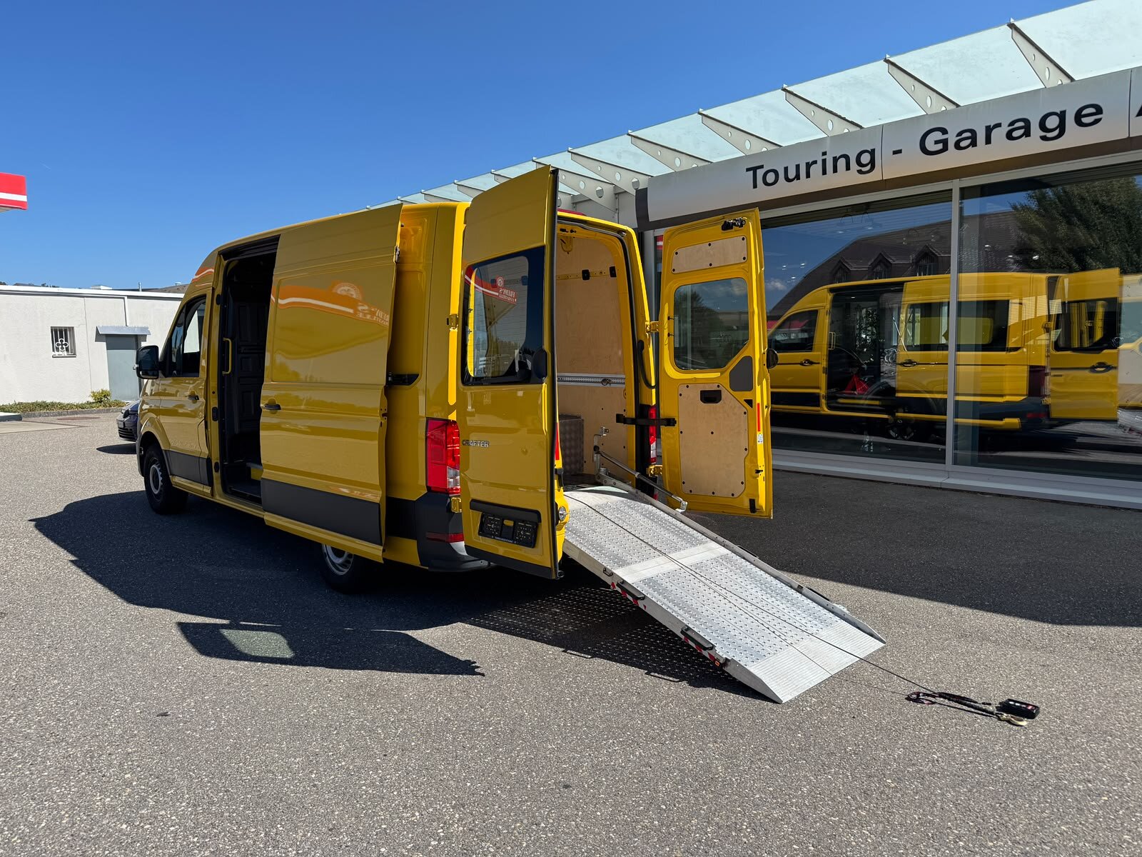 VW Crafter 35 2.0 TDI L3 4Motion Motorrad-Transporter