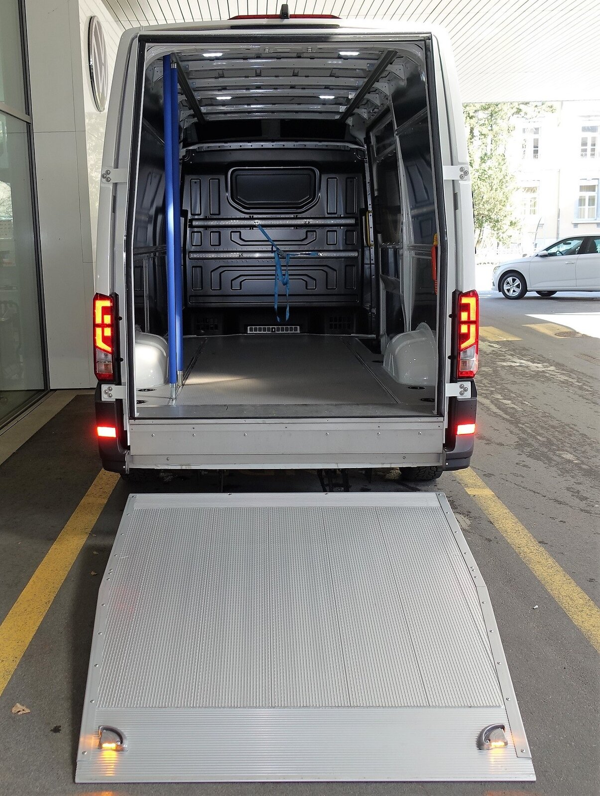 VW Crafter 35 2.0 BiTDI Entry HD L3 RWD, Diesel, Occasion / Utilisé, Manuelle - 5