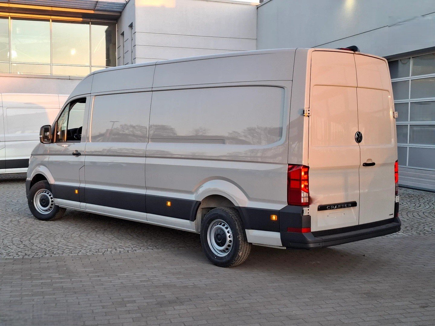 VW Crafter 35 2.0 BiTDI Entry L4 A 4Motion, Diesel, New car, Automatic - 4