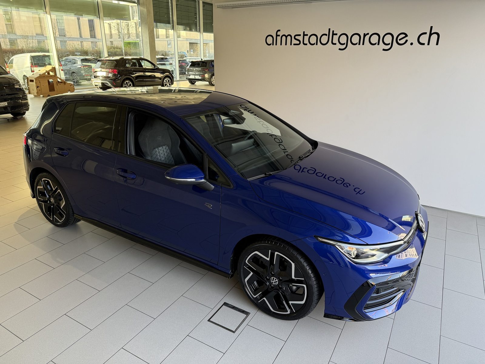 VW Golf R-Line