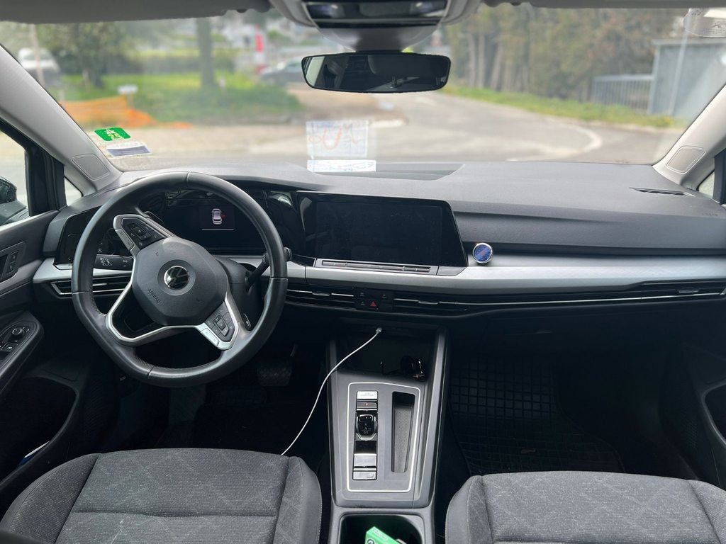 VW Golf VIII 1.0 TSI Life DSG, Mild-Hybrid Benzin/Elektro, Occasion / Gebraucht, Automatik - 6