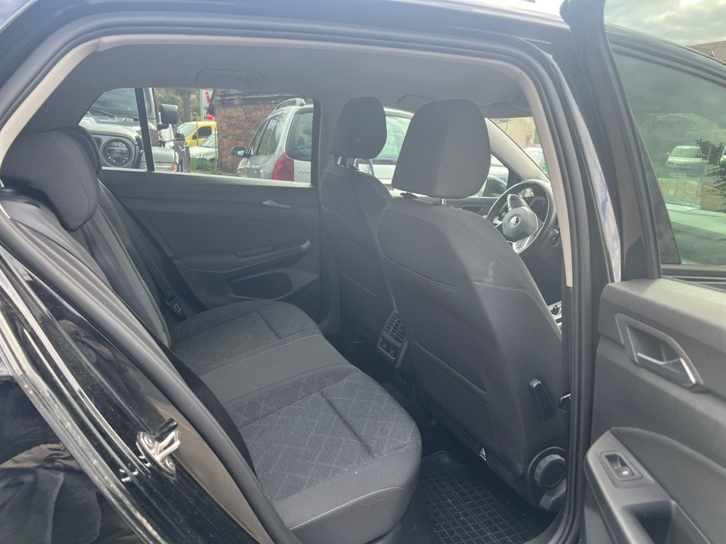 VW Golf VIII 1.0 TSI Life DSG, Mild-Hybrid Benzin/Elektro, Occasion / Gebraucht, Automatik - 7