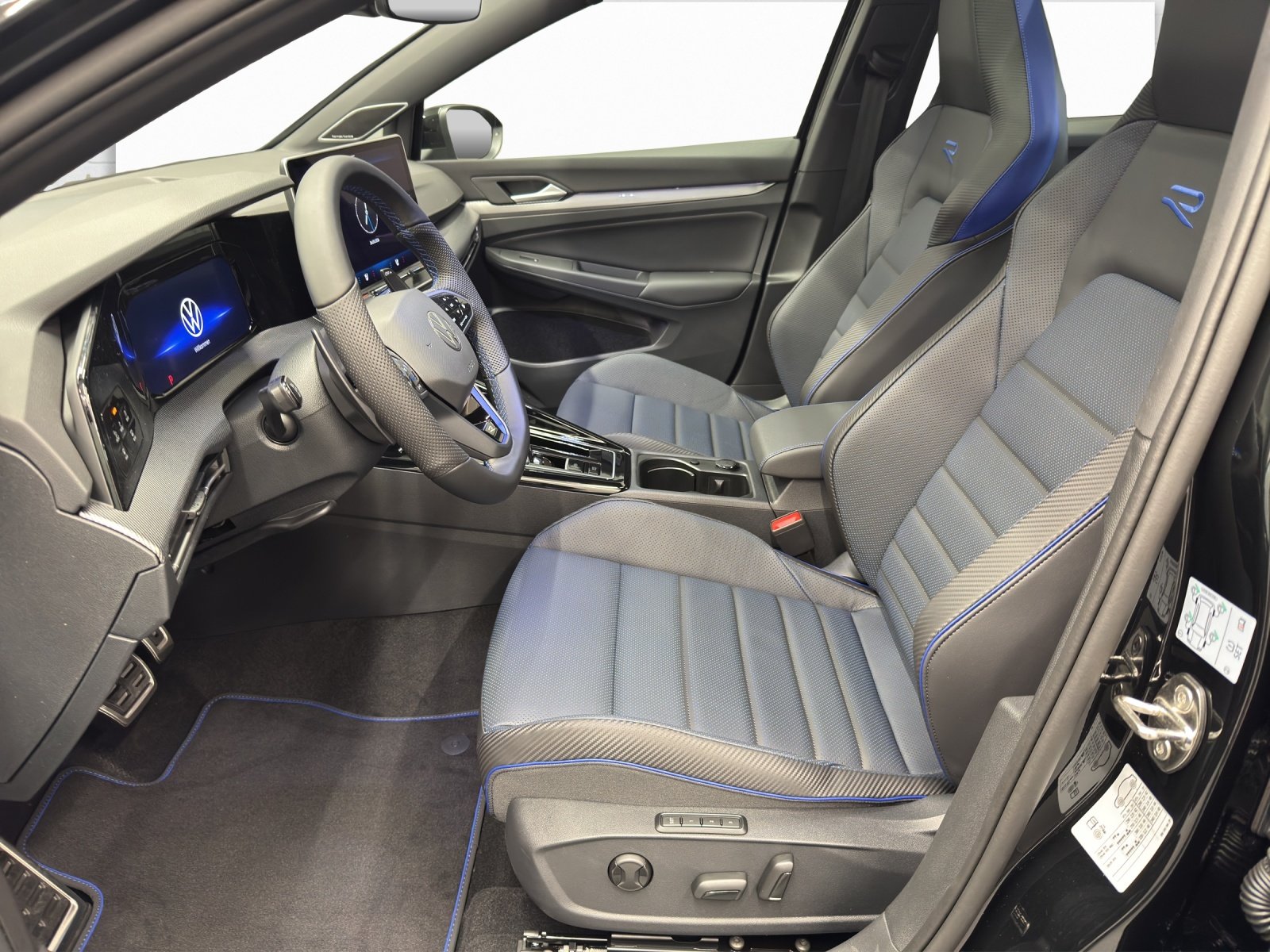 VW Golf VIII Variant 2.0 TSI R DSG 4motion, Petrol, New car, Automatic - 7