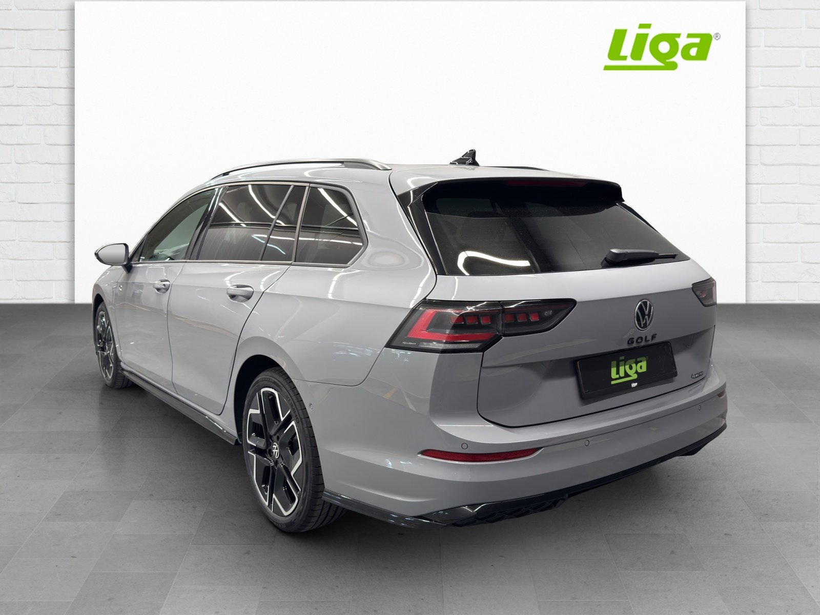 VW Golf VIII Variant 2.0 TSI R-Line DSG 4motion, Benzina, Auto nuove, Automatico - 4