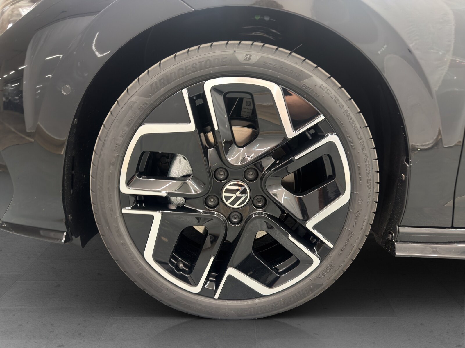 VW Golf VIII Variant 1.5 eTSI R-Line DSG, Mild-Hybrid Benzin/Elektro, Neuwagen, Automatik - 6