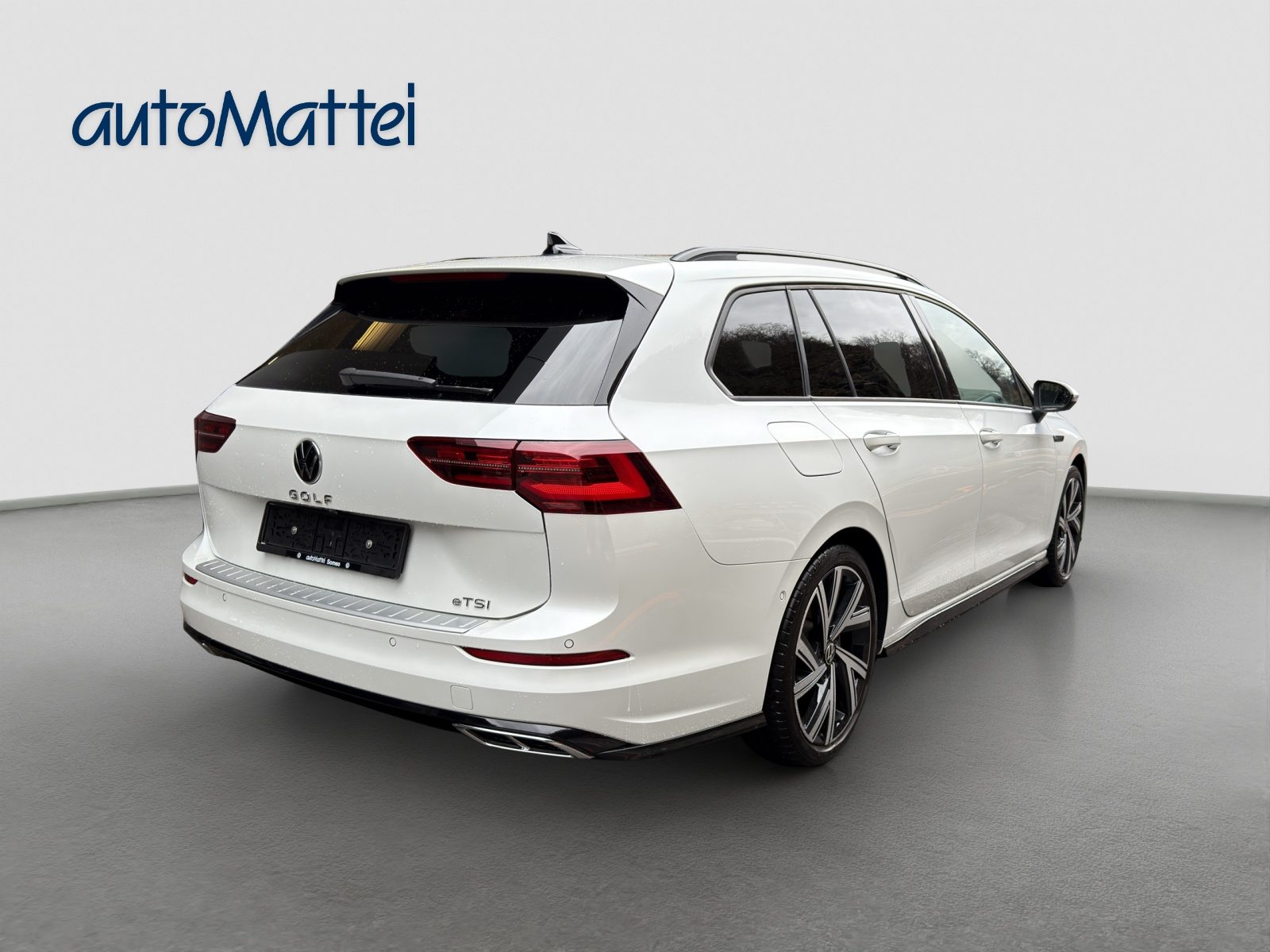 VW Golf 8 Variant R-Line, Petrol, Second hand / Used, Automatic - 5