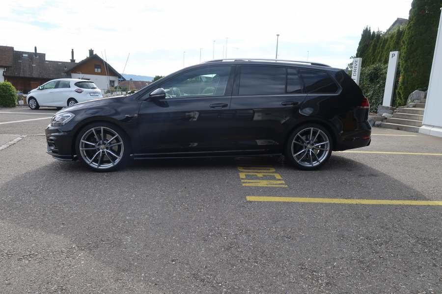VW Golf VII Variant 2.0 TSI R 310 DSG 4motion, Petrol, Second hand / Used, Automatic - 2