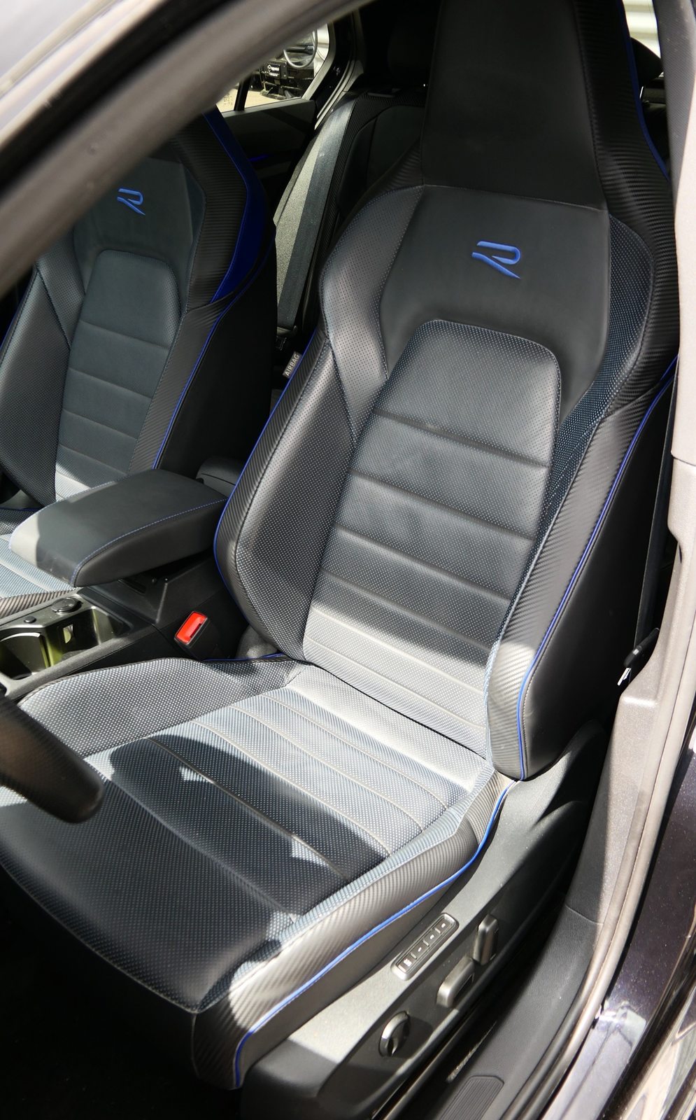 VW Golf R Variant, Benzin, Occasion / Gebraucht, Automatik - 6