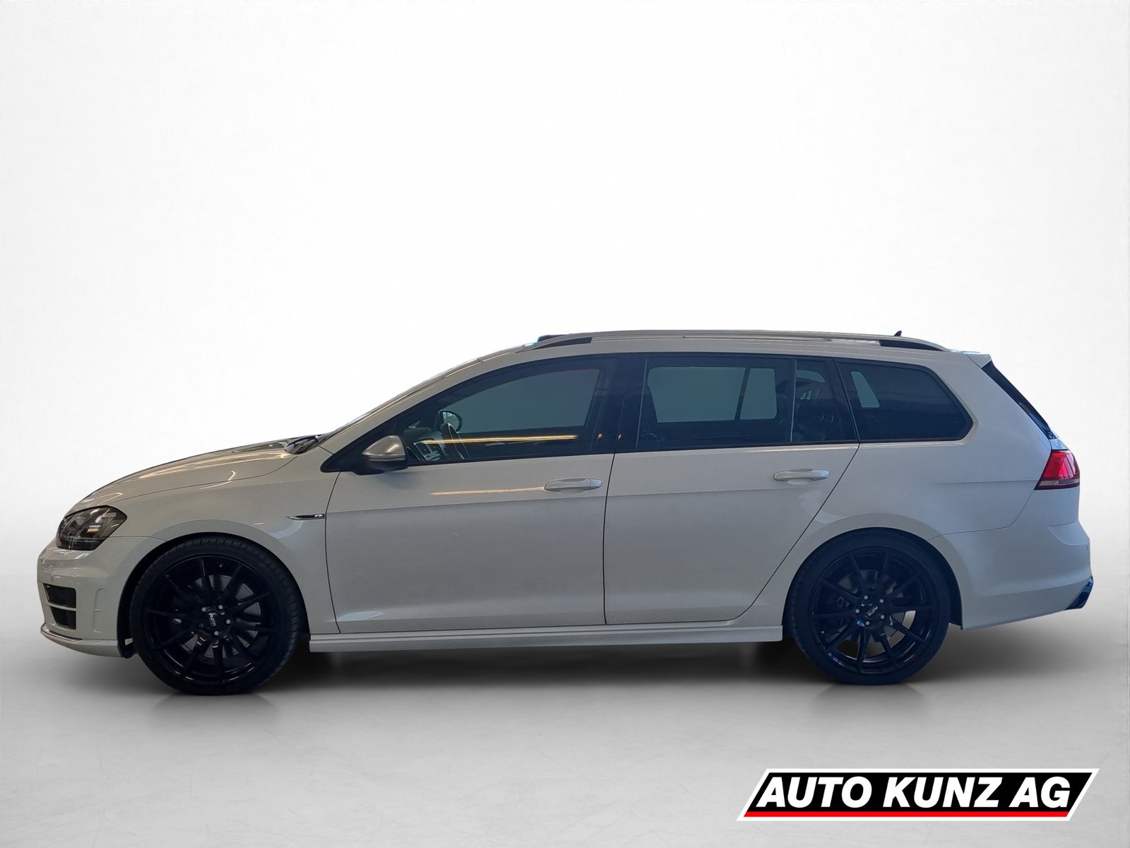 VW Golf 2.0 TSI R 4 Motion, Petrol, Second hand / Used, Automatic - 3