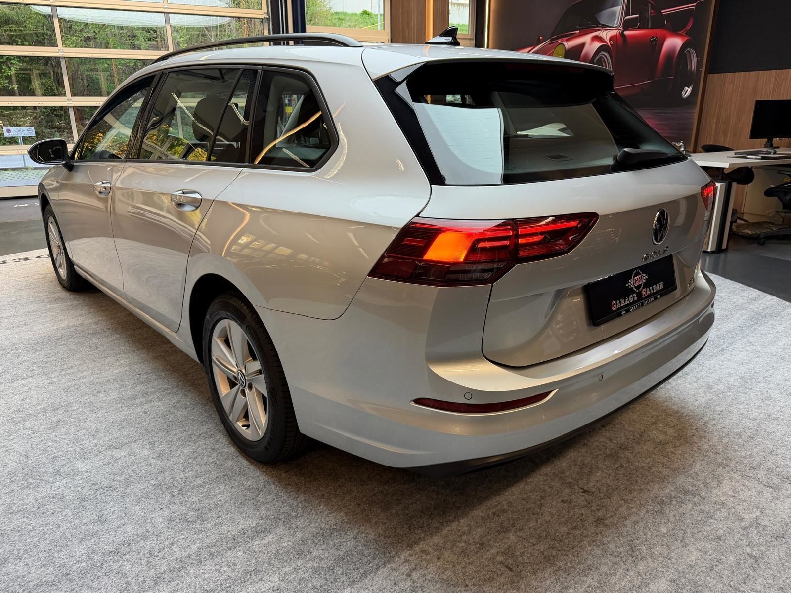 VW Golf VIII Variant 1.0 eTSI Life DSG, Mild-Hybrid Petrol/Electric, Second hand / Used, Automatic - 5