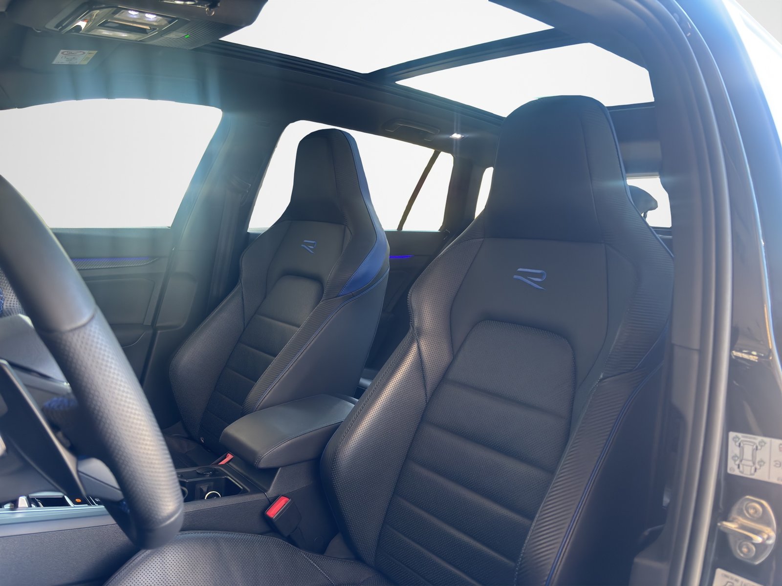 VW Golf VIII Variant 2.0 TSI R DSG 4motion, Essence, Occasion / Utilisé, Automatique - 6