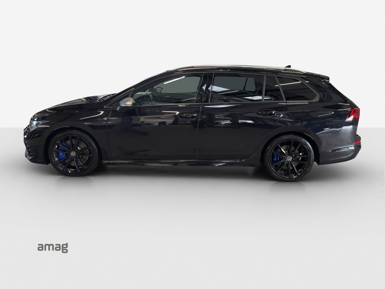 VW Golf R Variant, Petrol, Second hand / Used, Automatic - 2